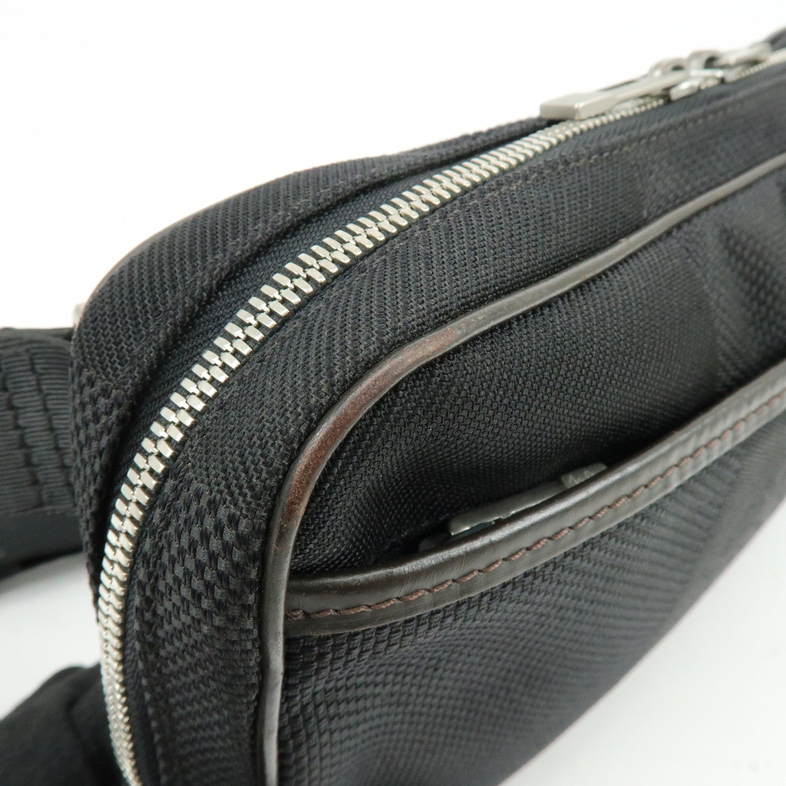 Louis Vuitton Damier Geant Acrobat Waist Bag Noir Black M93620