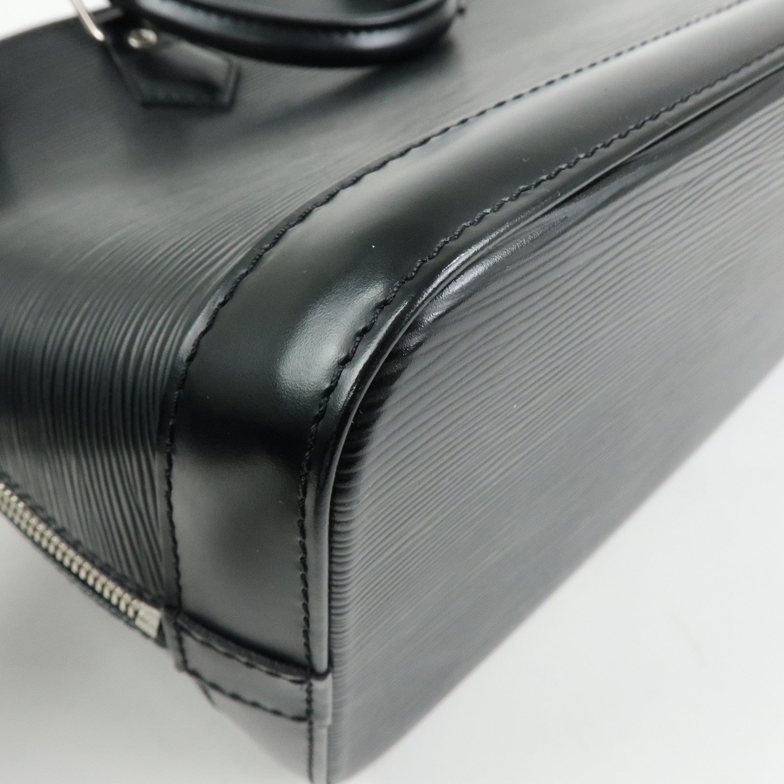Louis Vuitton Epi Leather Alma PM Hand Bag Noir Black M40302