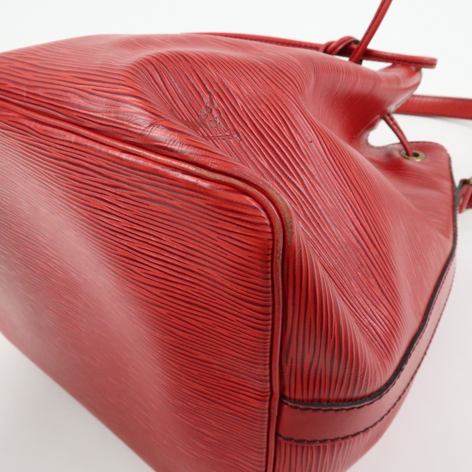 Louis Vuitton Epi Petit Noe Shoulder Bag Castilian Red M44107