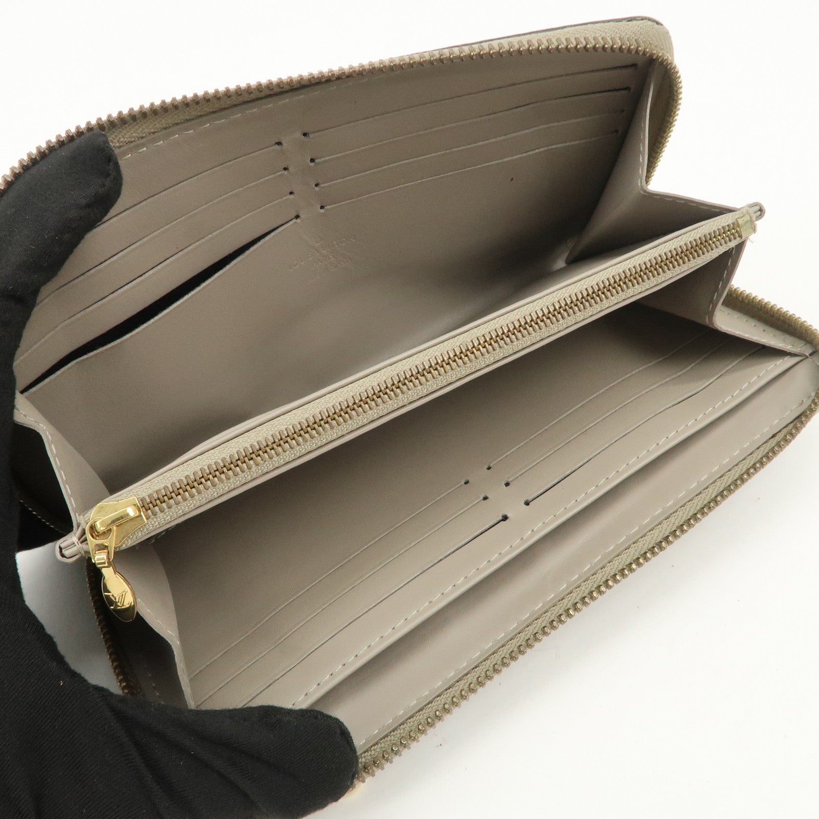 Louis Vuitton Suhali Leather Zippy Long Wallet Vérone M93028