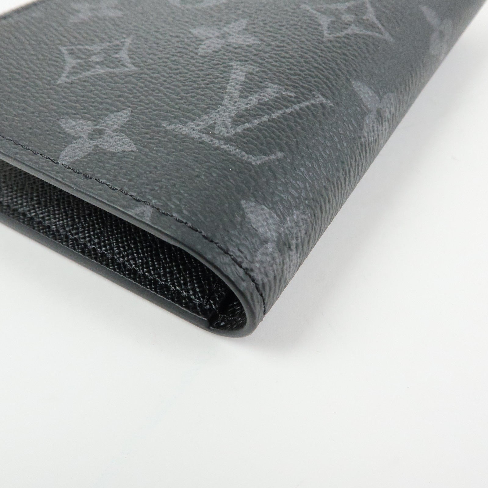 Louis Vuitton Monogram Eclipse Couverture de Passeport NM M64501