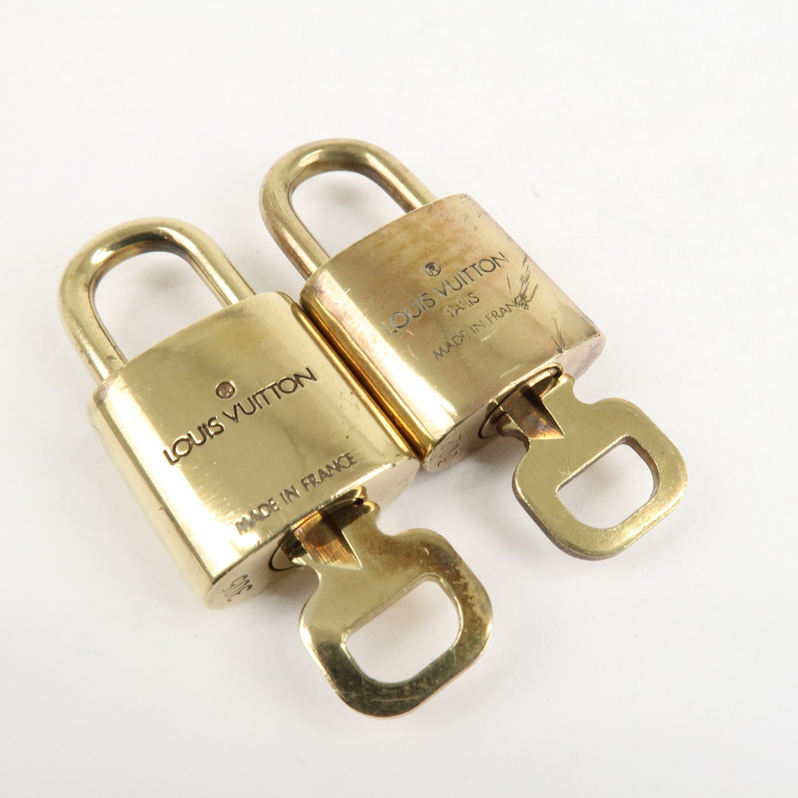 Louis Vuitton Set of 10 Lock & Key Cadena Key Lock Metal Gold Used