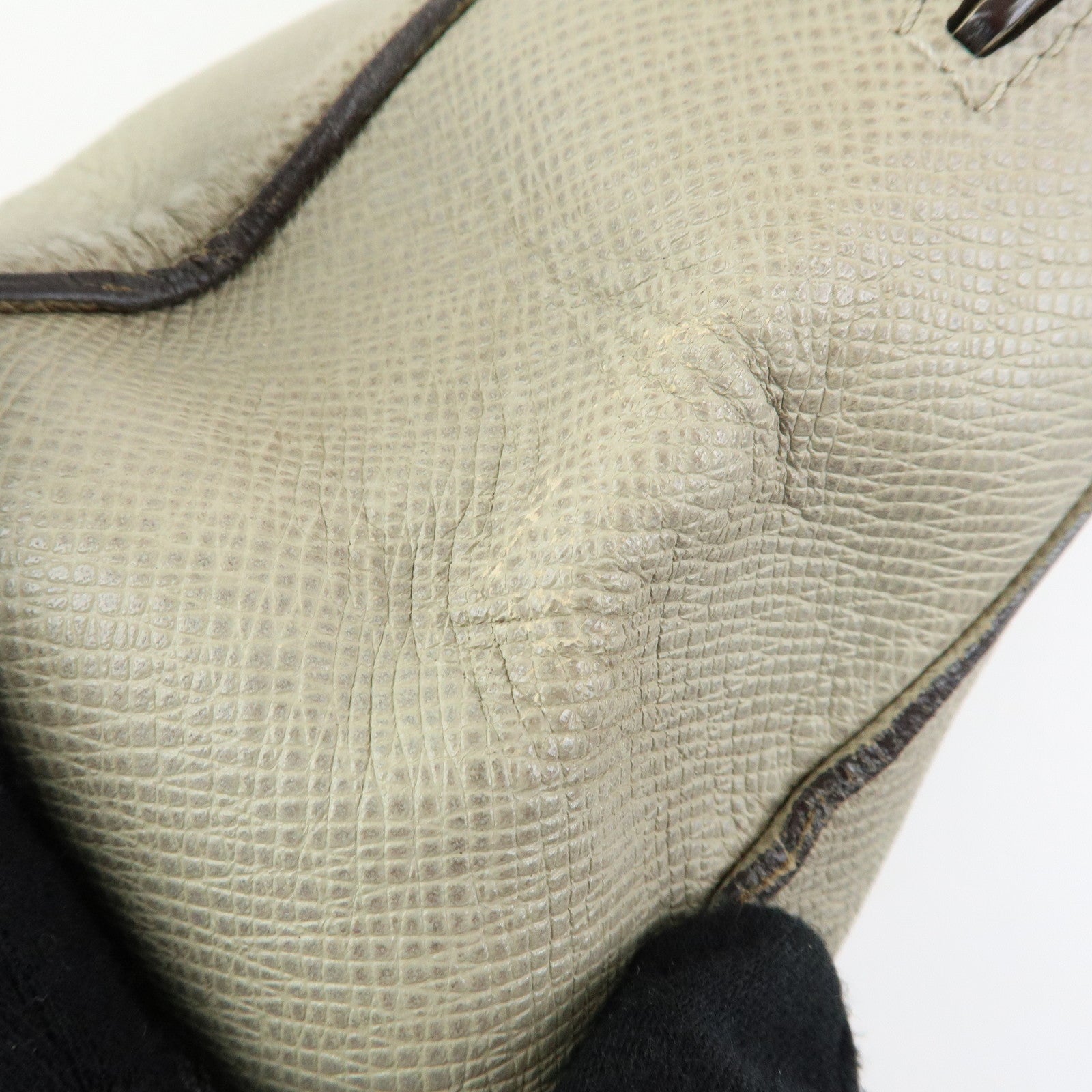 Louis Vuitton Taiga Leather Milo Shoulder Bag Crossbody Bag M32633