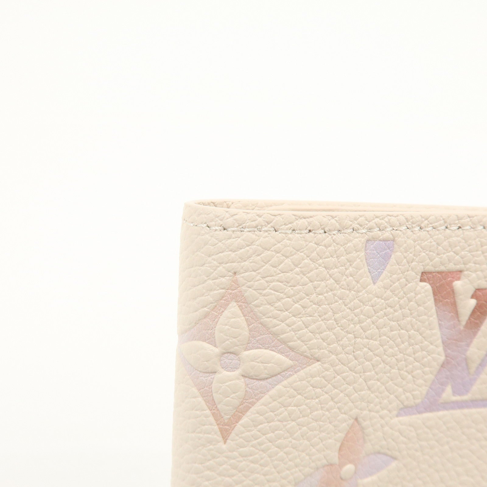 Louis Vuitton Monogram Empreinte Couverture de Passeport NM M25917