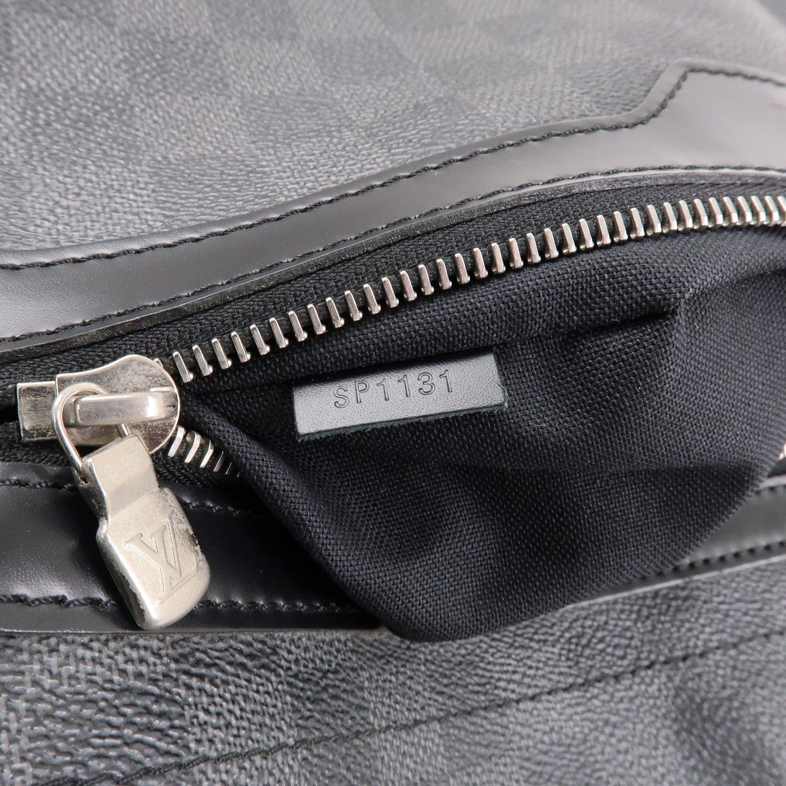Louis Vuitton Damier Graphite Daniel MM Shoulder Bag N58029
