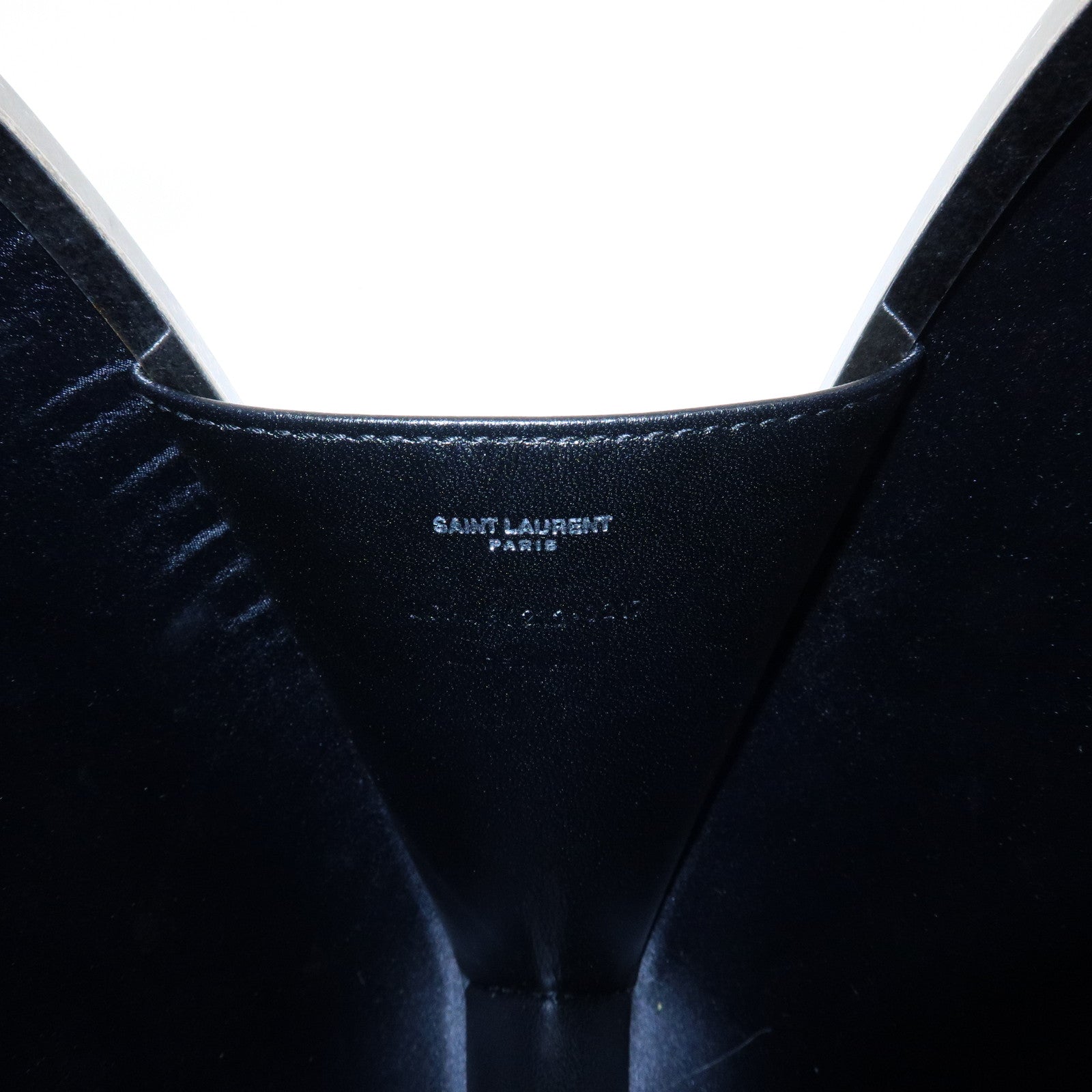 SAINT LAURENT PARIS LOVE BOX Cassandra Leather Shoulder Bag 466212