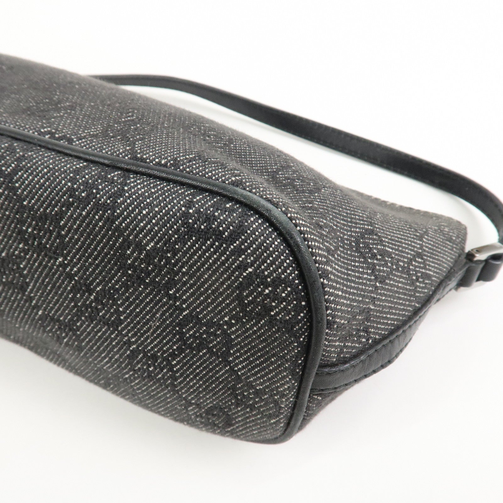 GUCCI Boat Bag GG Canvas Leather Accessory Pouch Black 07198