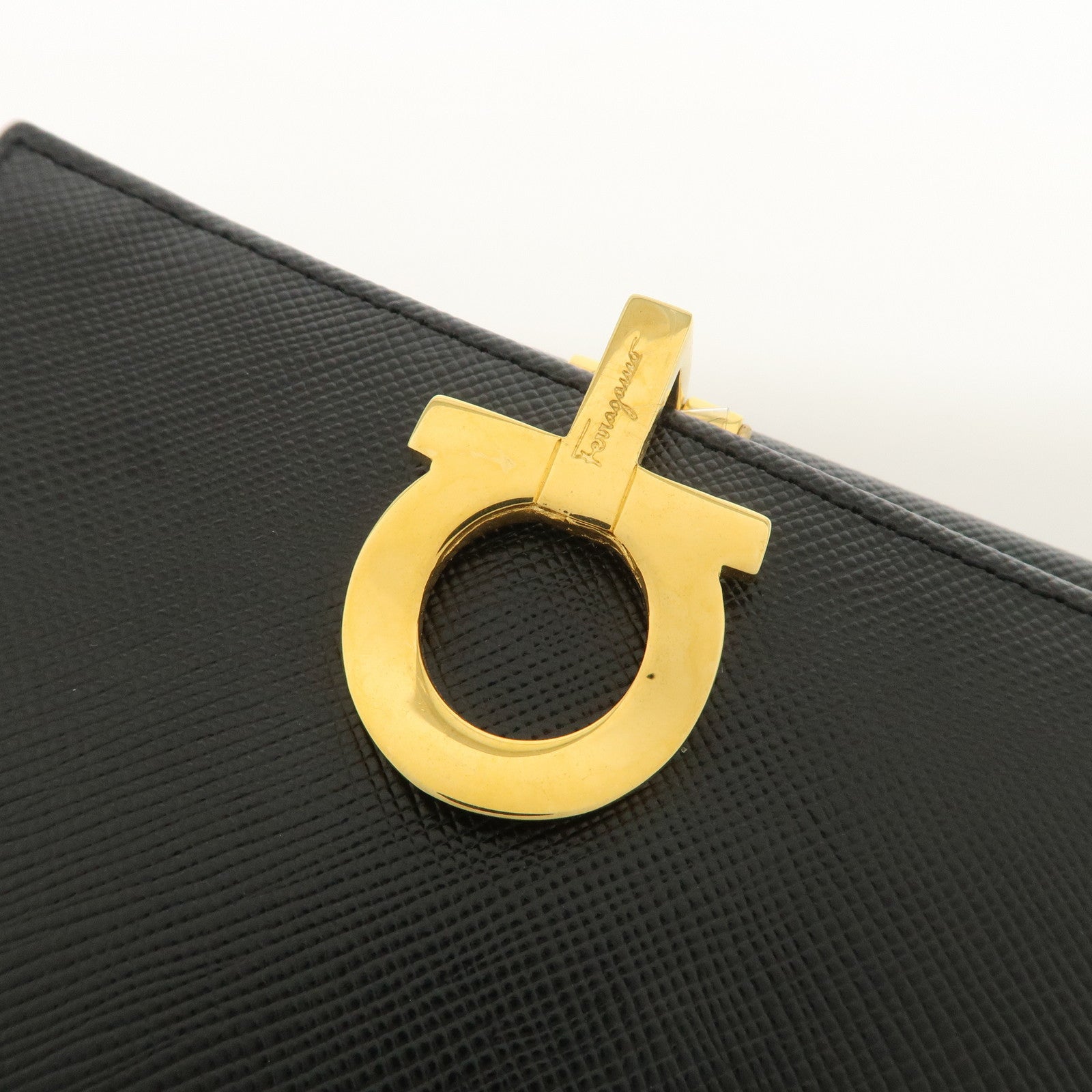 Ferragamo Gancini Leather Bi-fold Compact Wallet Black 22 0778