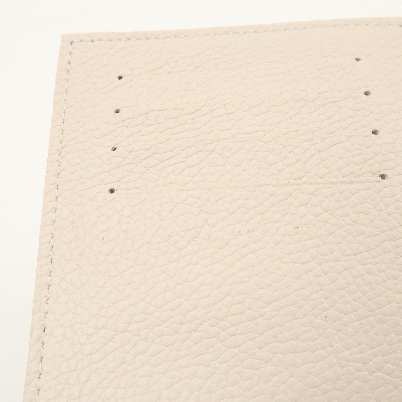 Louis Vuitton Monogram Empreinte Couverture de Passeport NM M25917