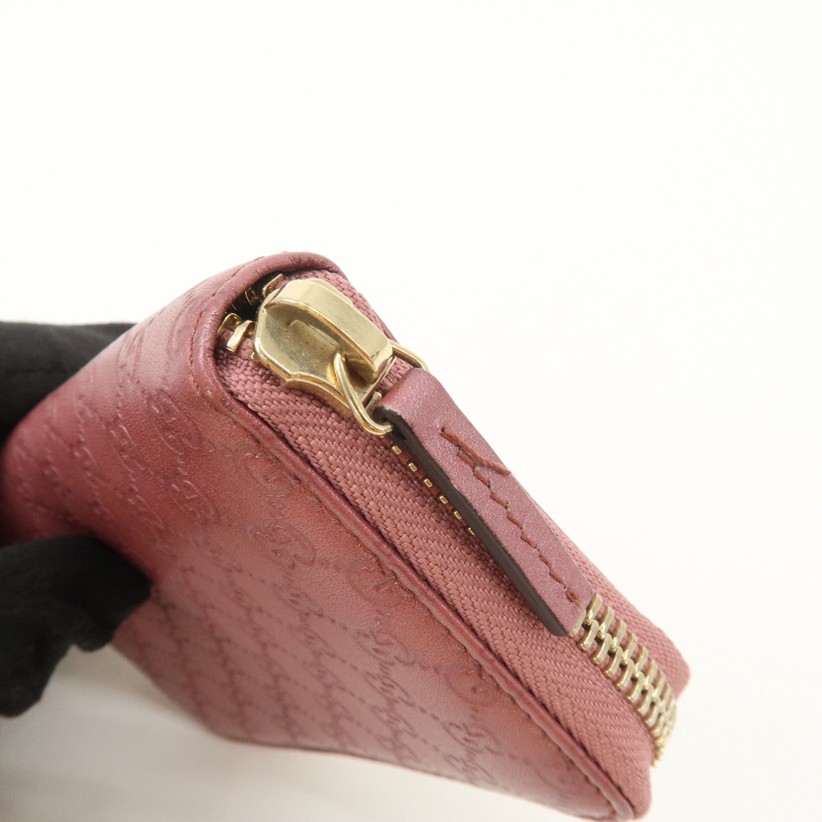 GUCCI Micro Guccissima Leather Round Zippy Coin Case 255452