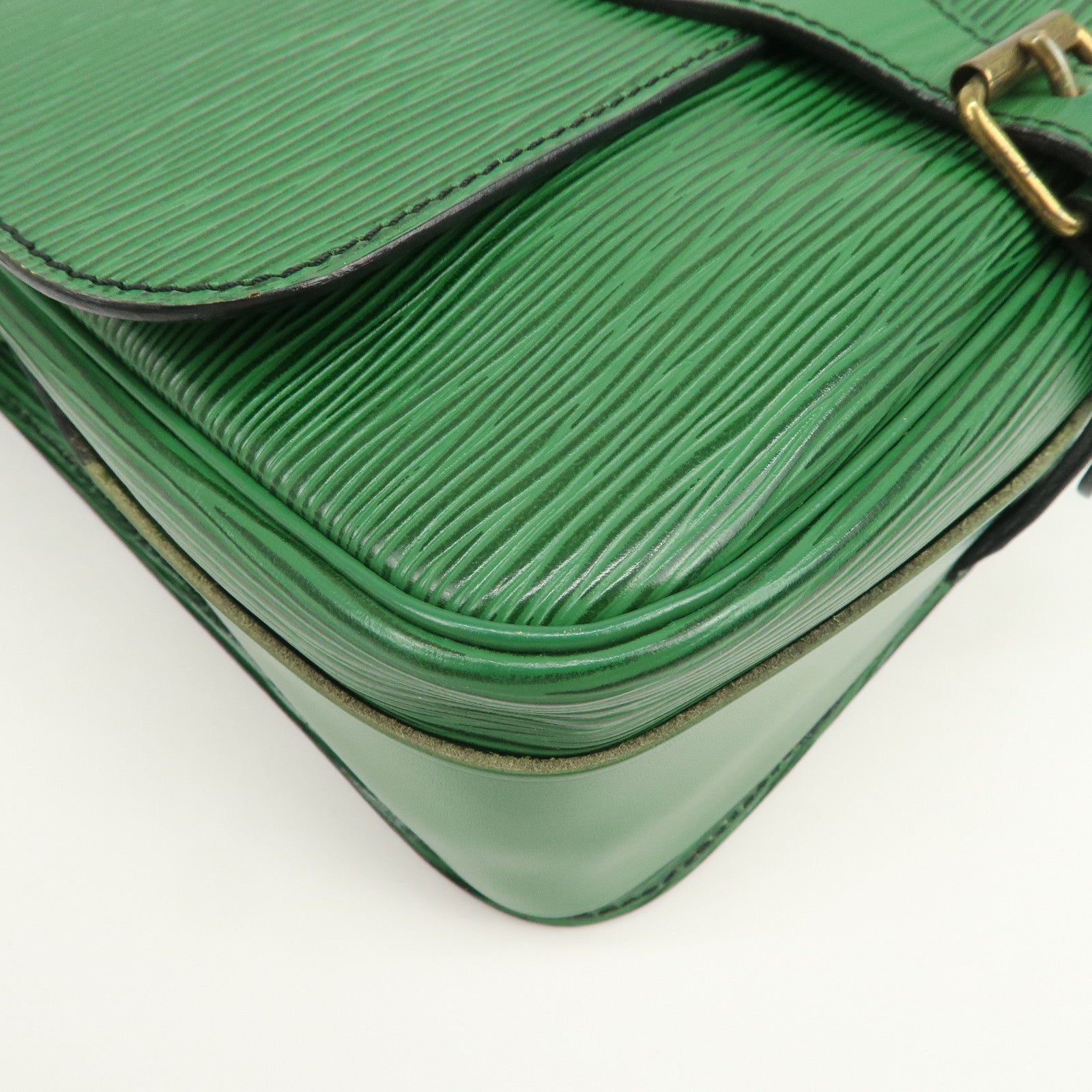 Louis Vuitton Epi Cartouchiere MM Shoulder Bag Borneo Green M52244