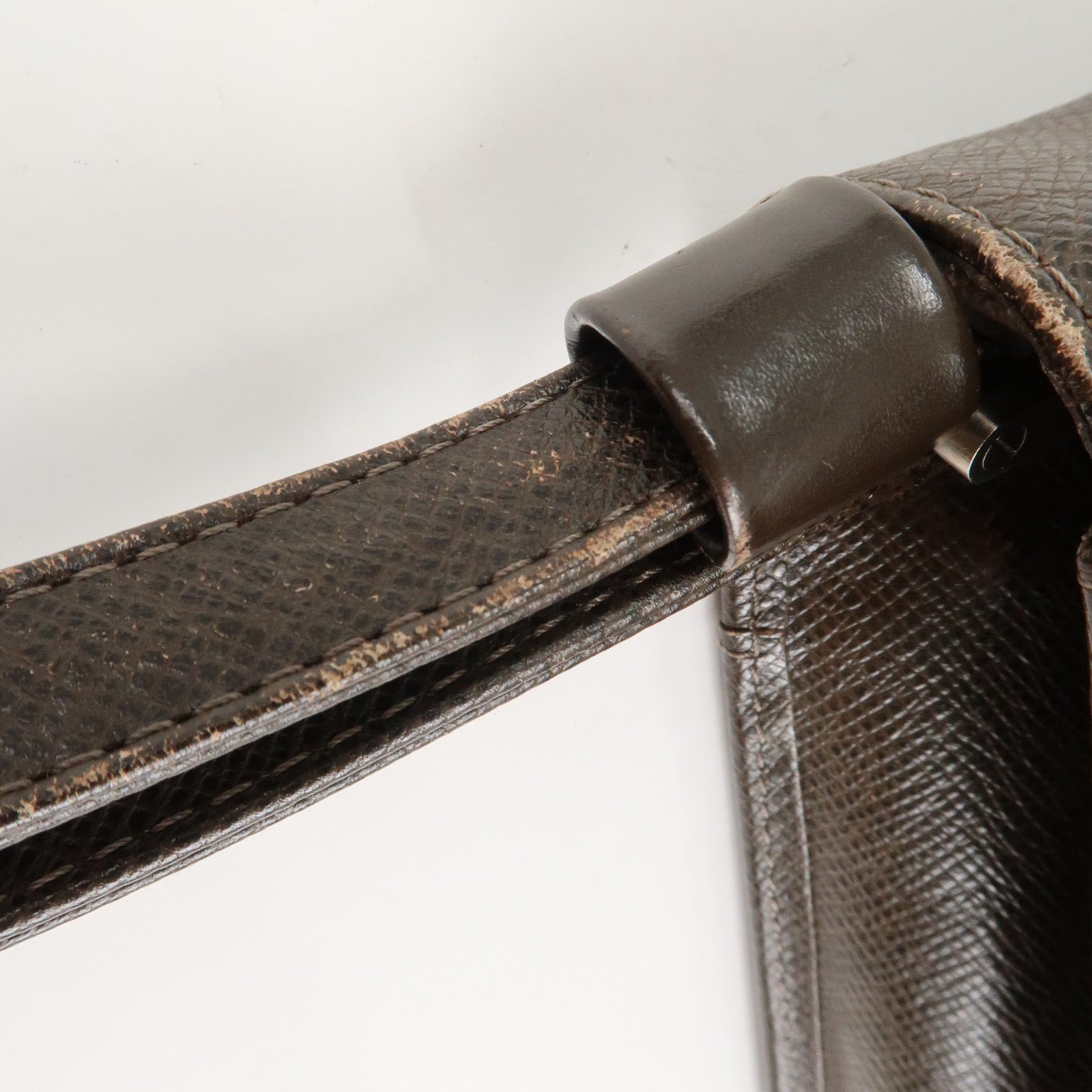 Louis Vuitton Taiga Selenga Clutch Bag Hand Bag Grizzly M30788