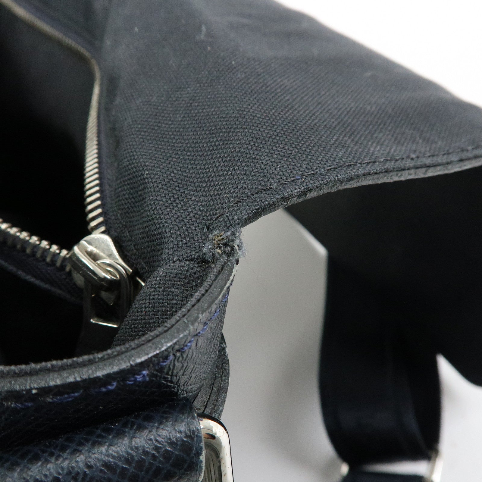 Louis Vuitton Taiga Leather Shoulder Crossbody Bag Boreal M32632