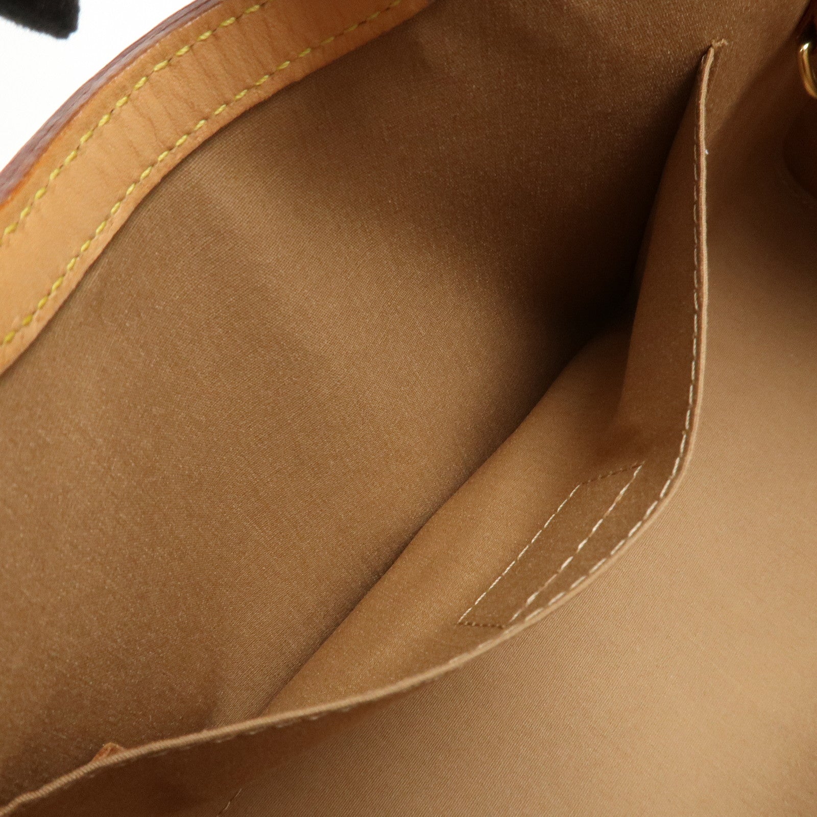 Louis Vuitton Monogram Vernis Roxbury Drive Bag Rose M91391
