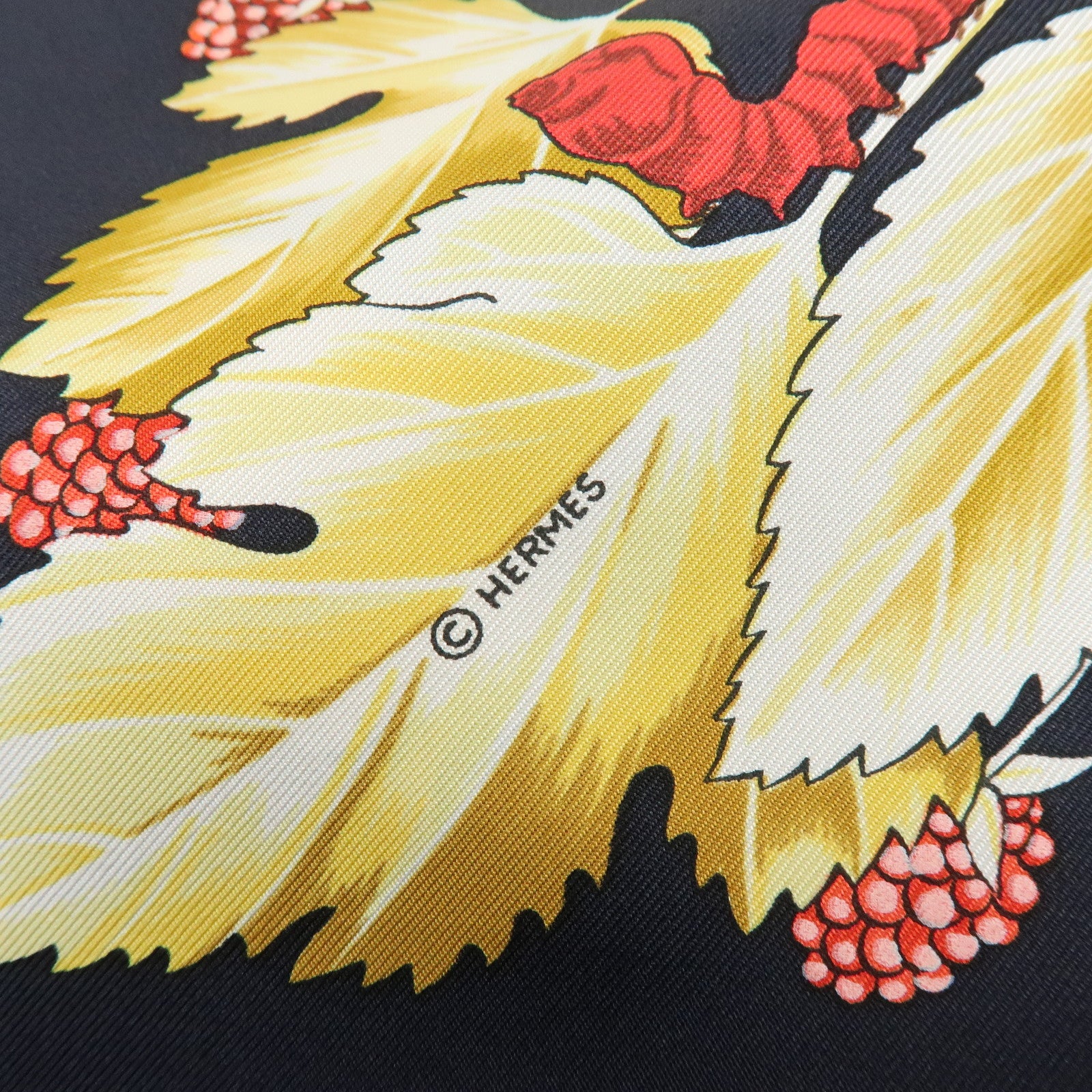 HERMES Carre 90 Silk 100% Scarf l'ARBRE de SOiE Black Yellow Red