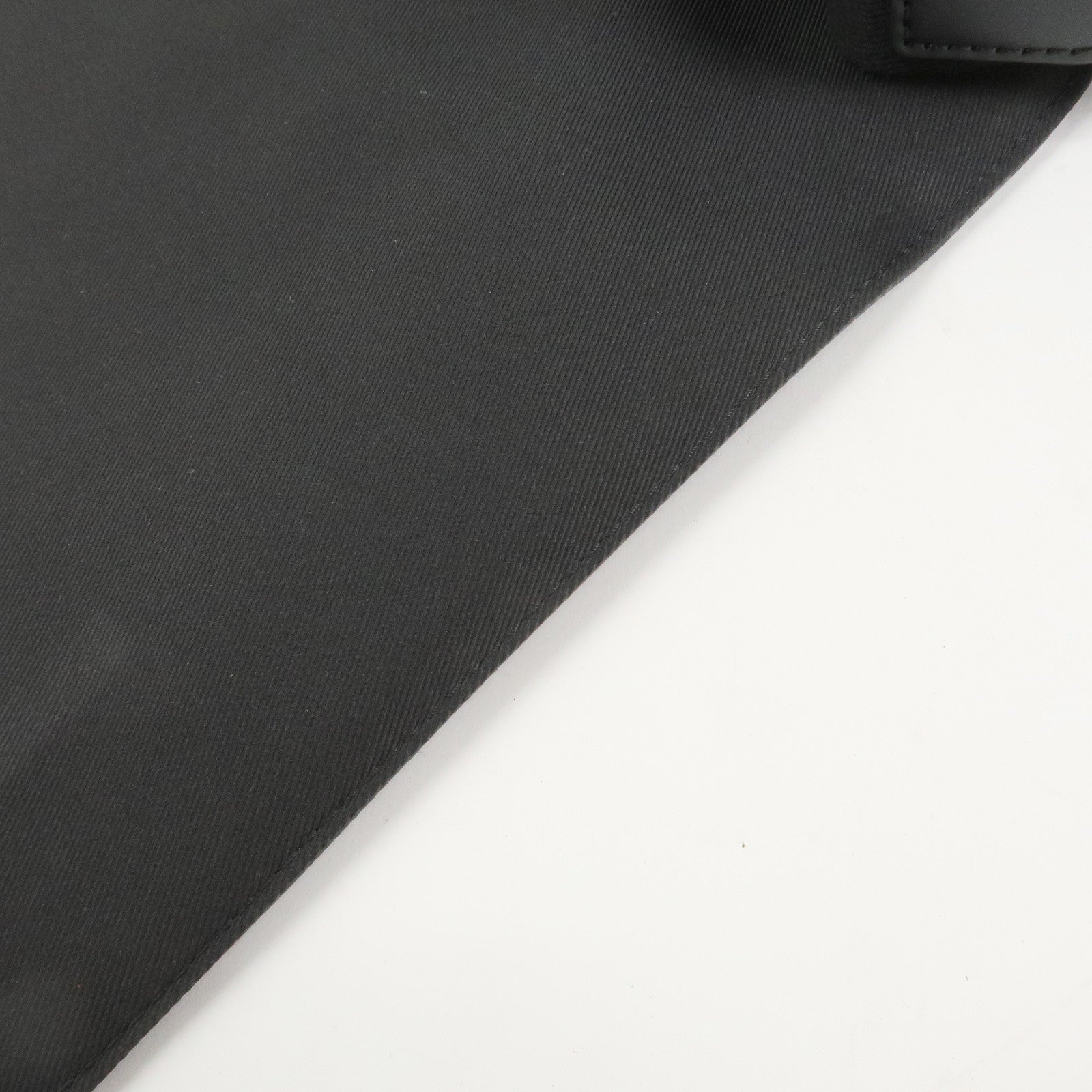 Louis Vuitton Damier Graphite District PM NM Crossbody Bag N41028