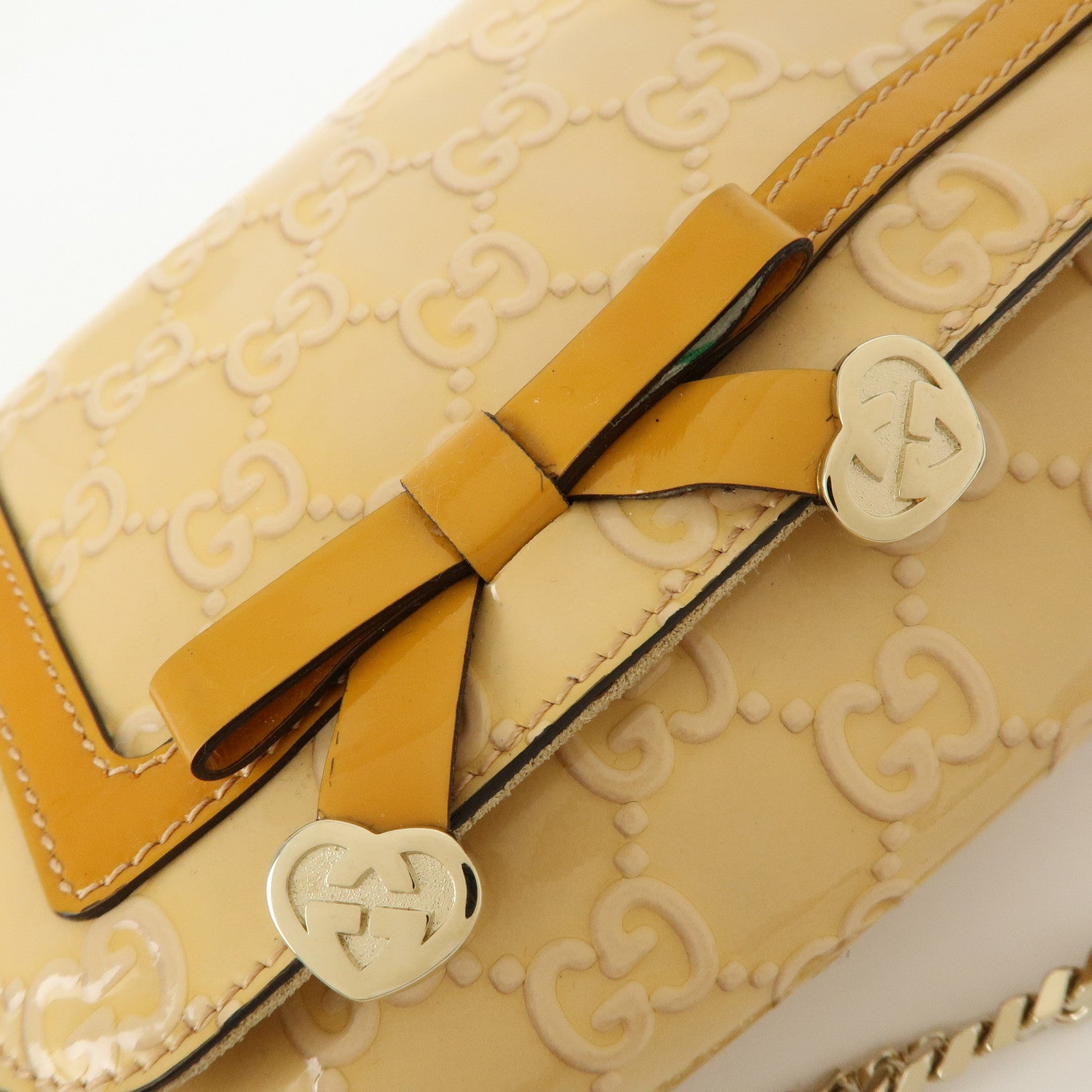 GUCCI InterlockingG Lovely Heart Patent Leather Broadway Bag 257611