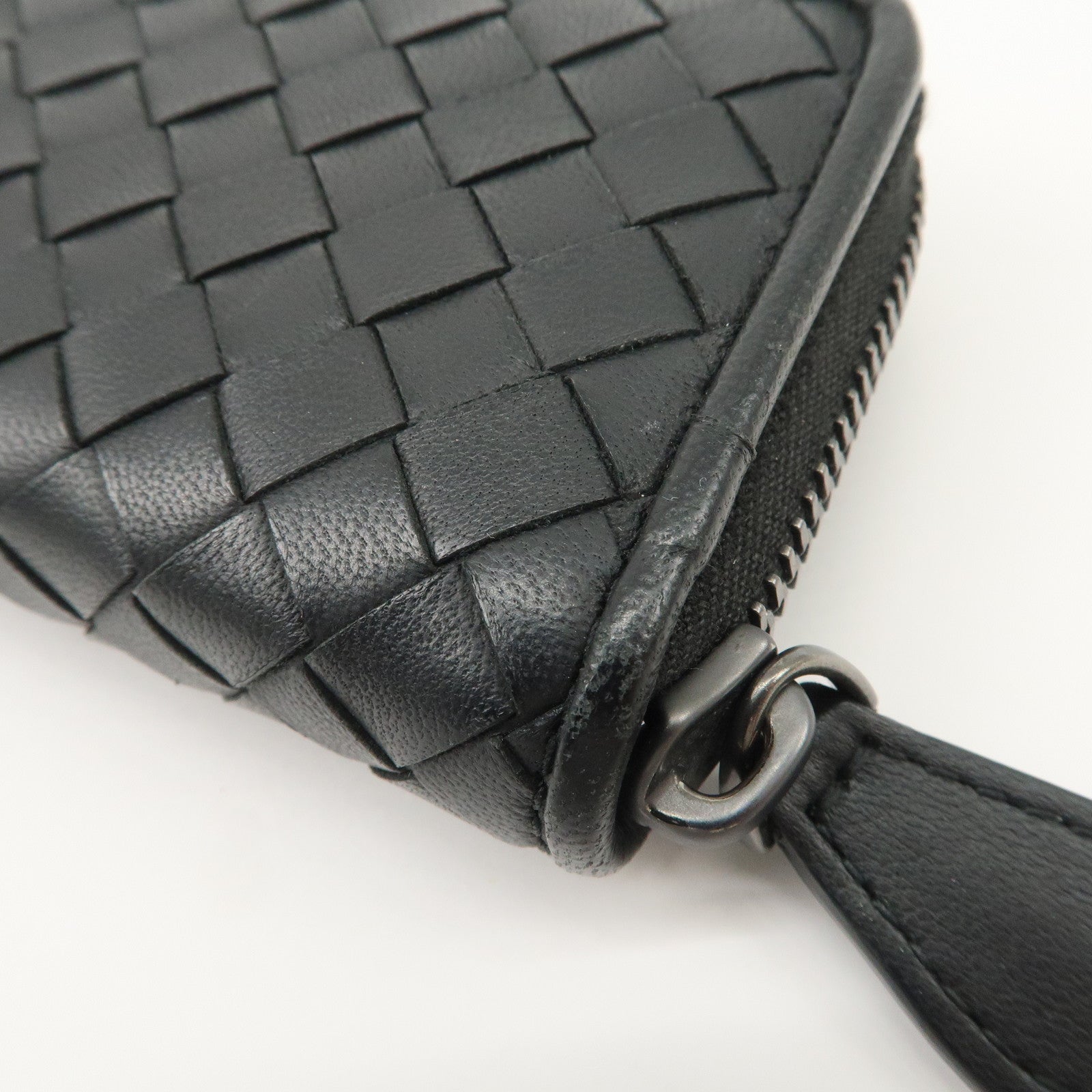 BOTTEGA VENETA Intrecciato Leather Round Zippy Coin Case 114075