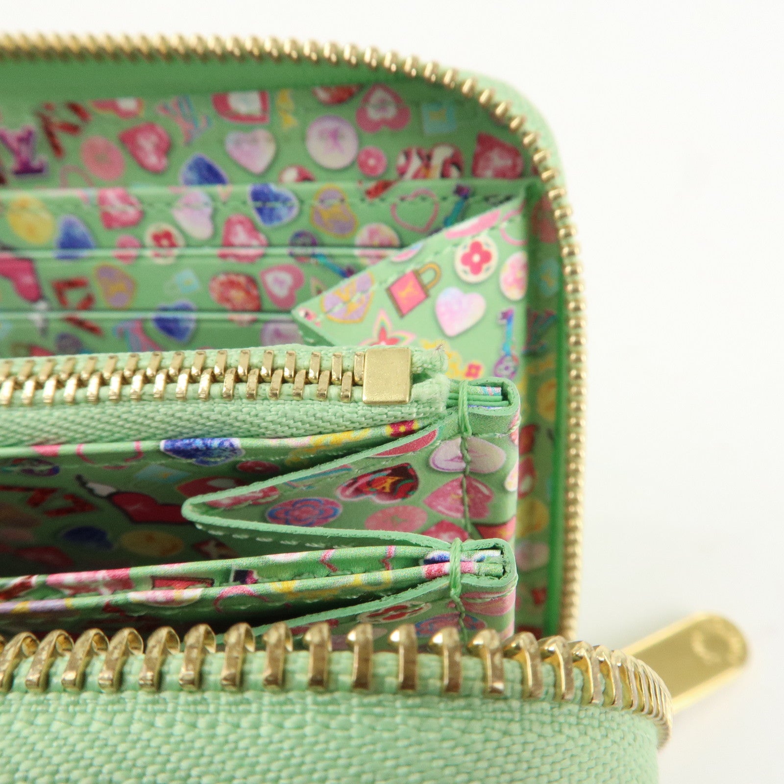 Louis Vuitton Monogram Vernis Zippy Wallet Light Green M82065 Used