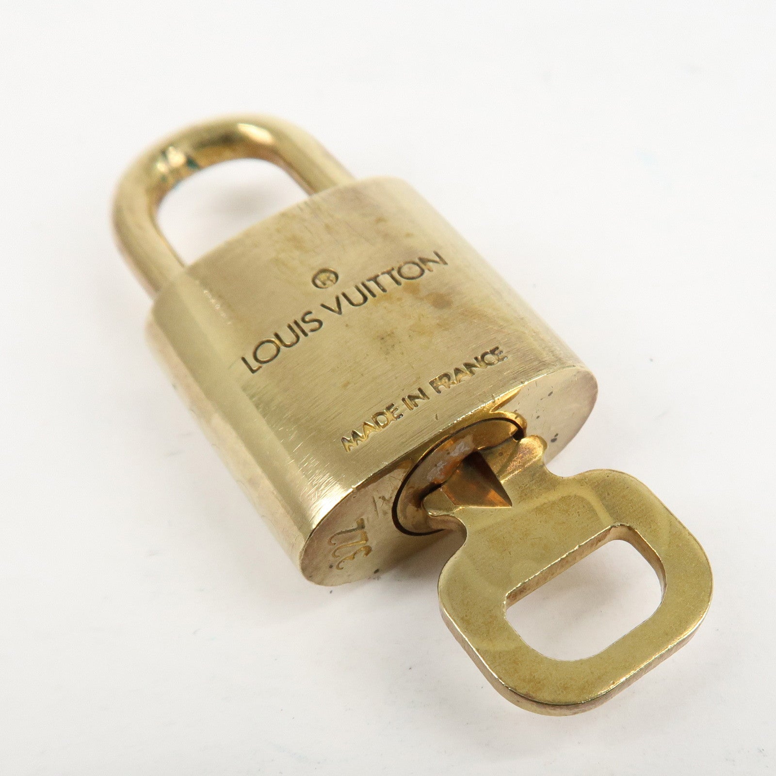 Louis Vuitton Set of 10 Lock & Key Cadena Key Lock Metal Gold