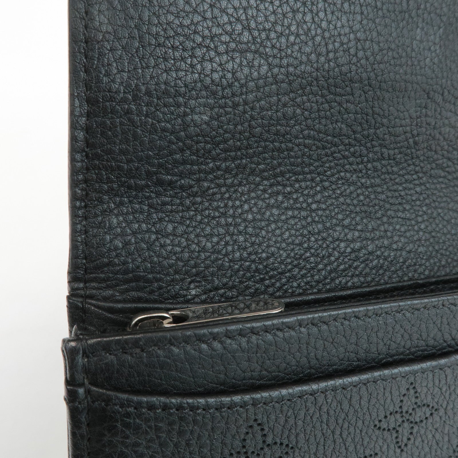 Louis Vuitton Monogram Mahina Portefeuille Iris Wallet Noir M60143 Used