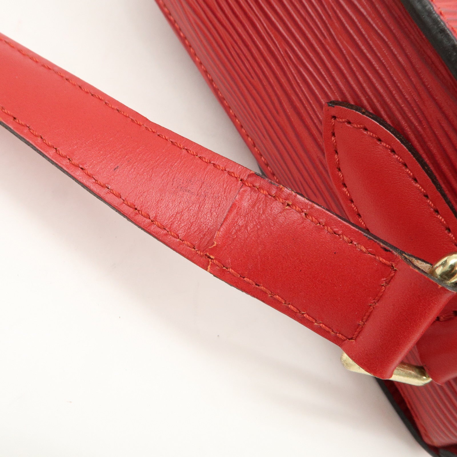 Louis Vuitton Epi Saint Cloud Shoulder Bag Crossbody Bag Red M52197