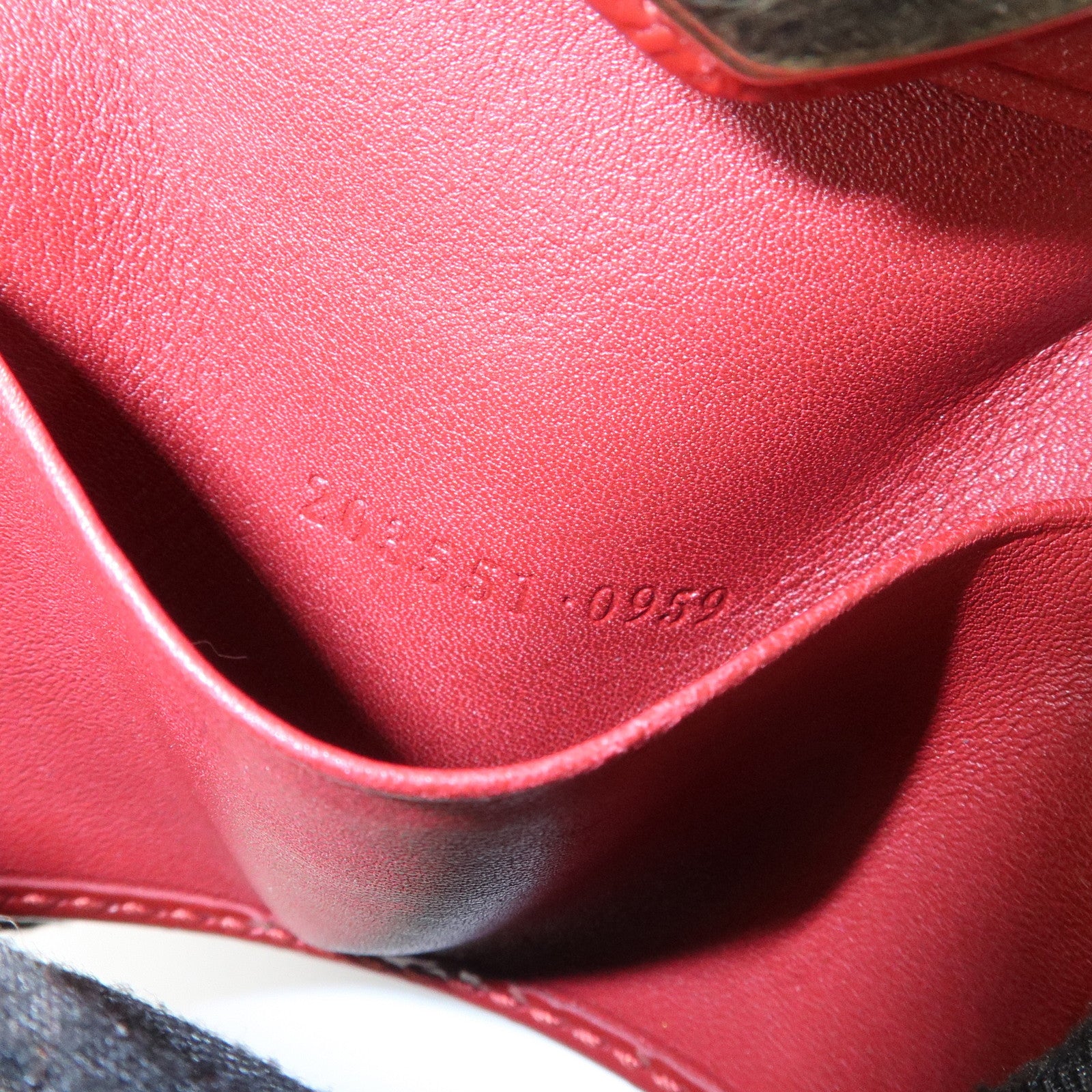 GUCCI Micro Guccissima Patent Leather 6 Ring Key Case Red 203551