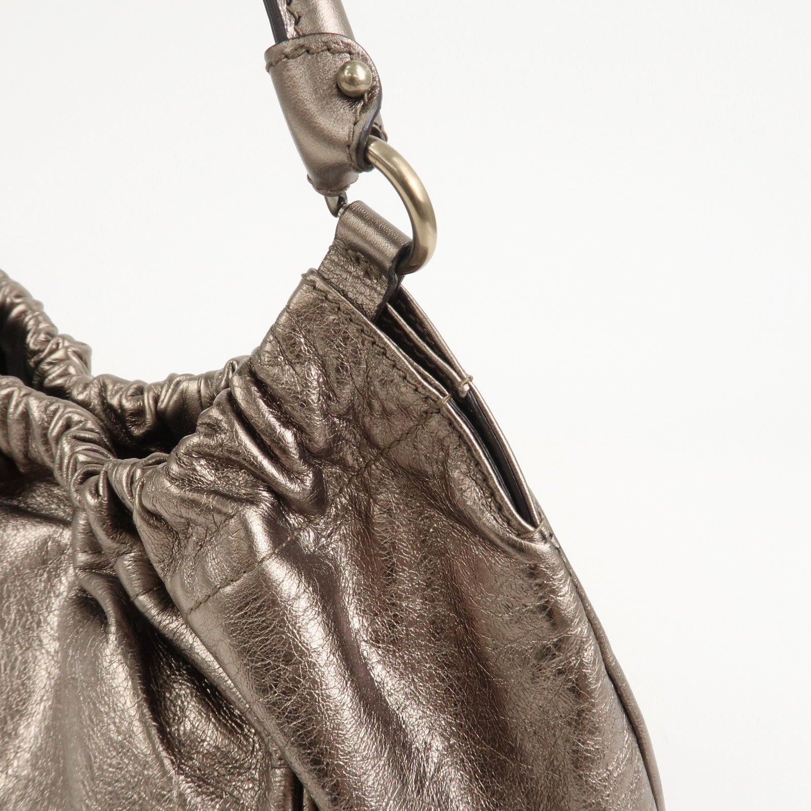 Ferragamo Vara Ribbon Logo Leather Shoulder Bag Hand Bag Silver