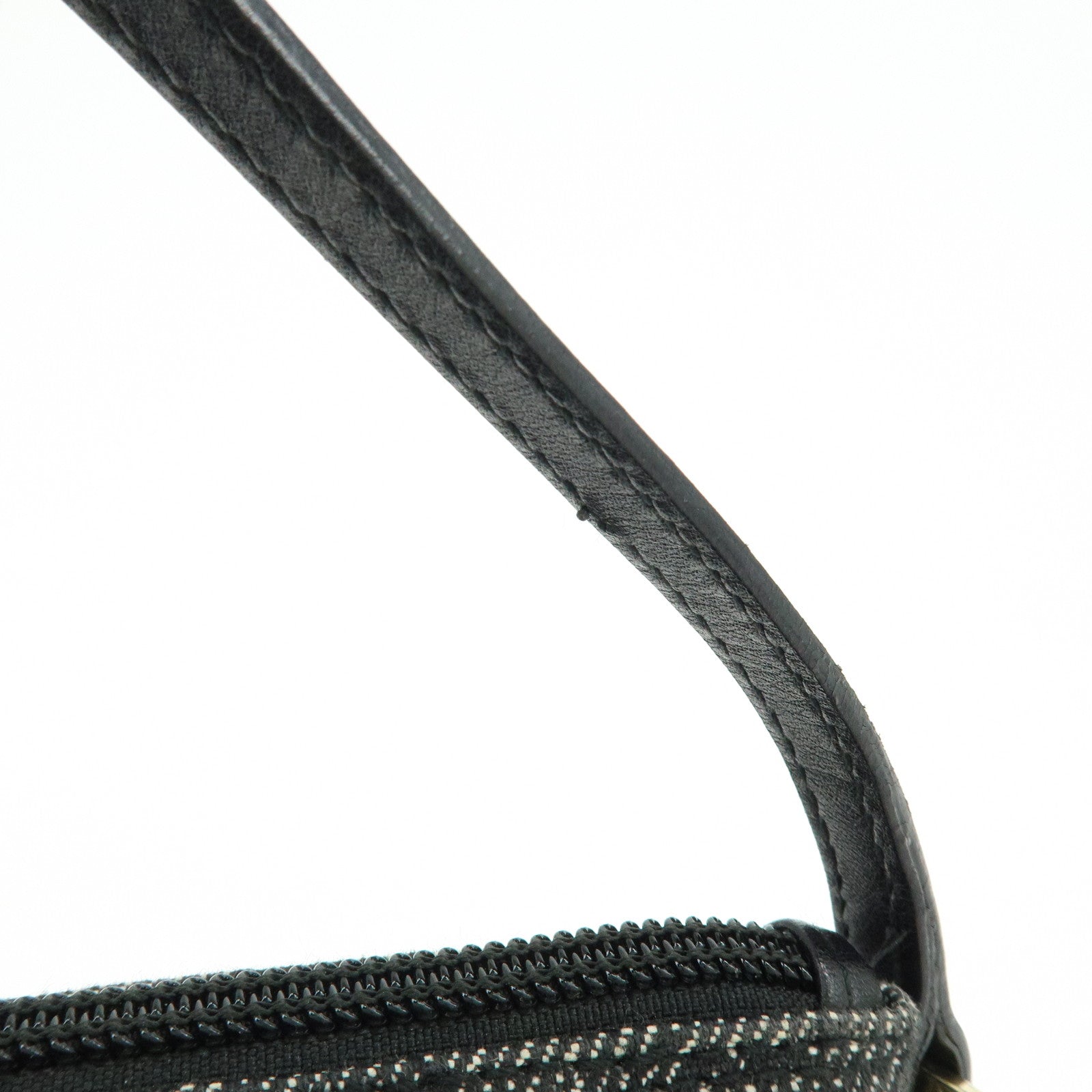 GUCCI Boat Bag GG Canvas Accessory Pouch Hand Bag Black 07198