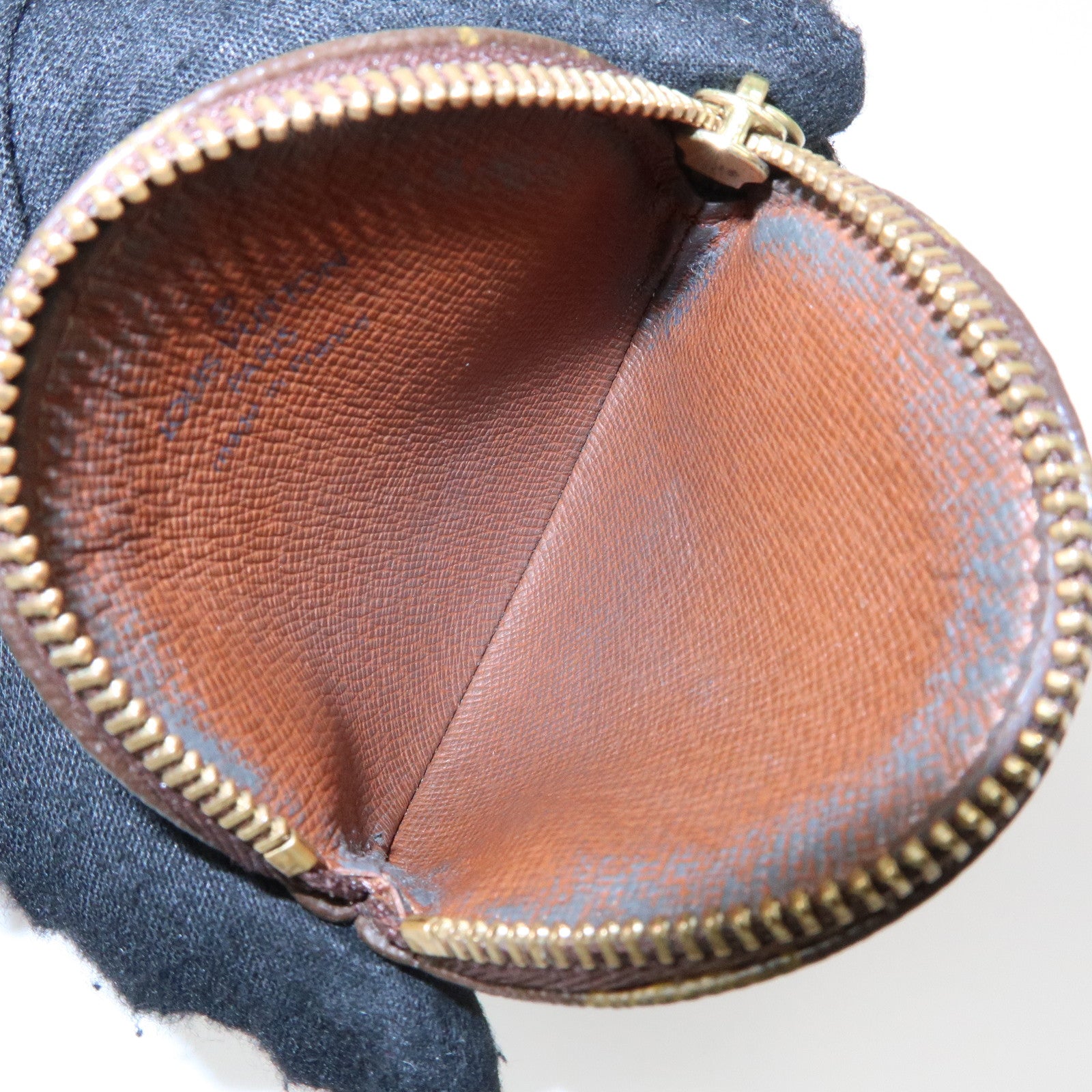 Louis Vuitton Porte-Monnaie Rond Monogram Panda Coin Case M61928