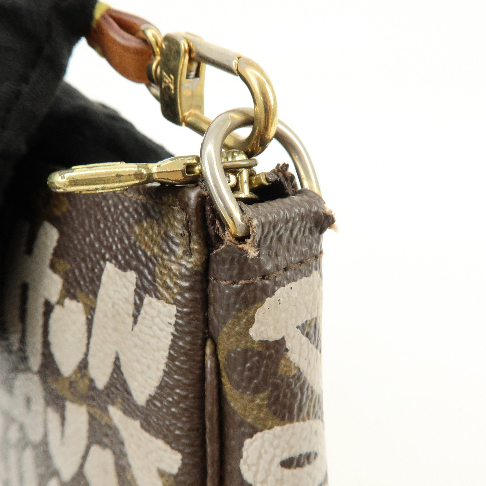 Louis Vuitton Monogram Graffiti Pochette Accessoires Pouch M92192