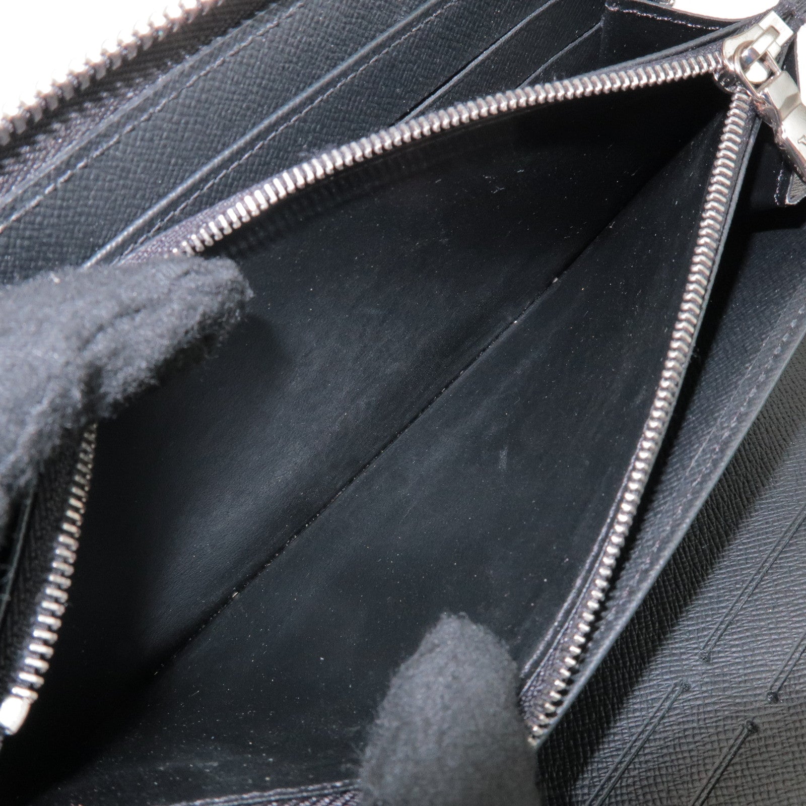 Louis Vuitton Taiga Zippy Organizer NM Long Wallet Noir M30056