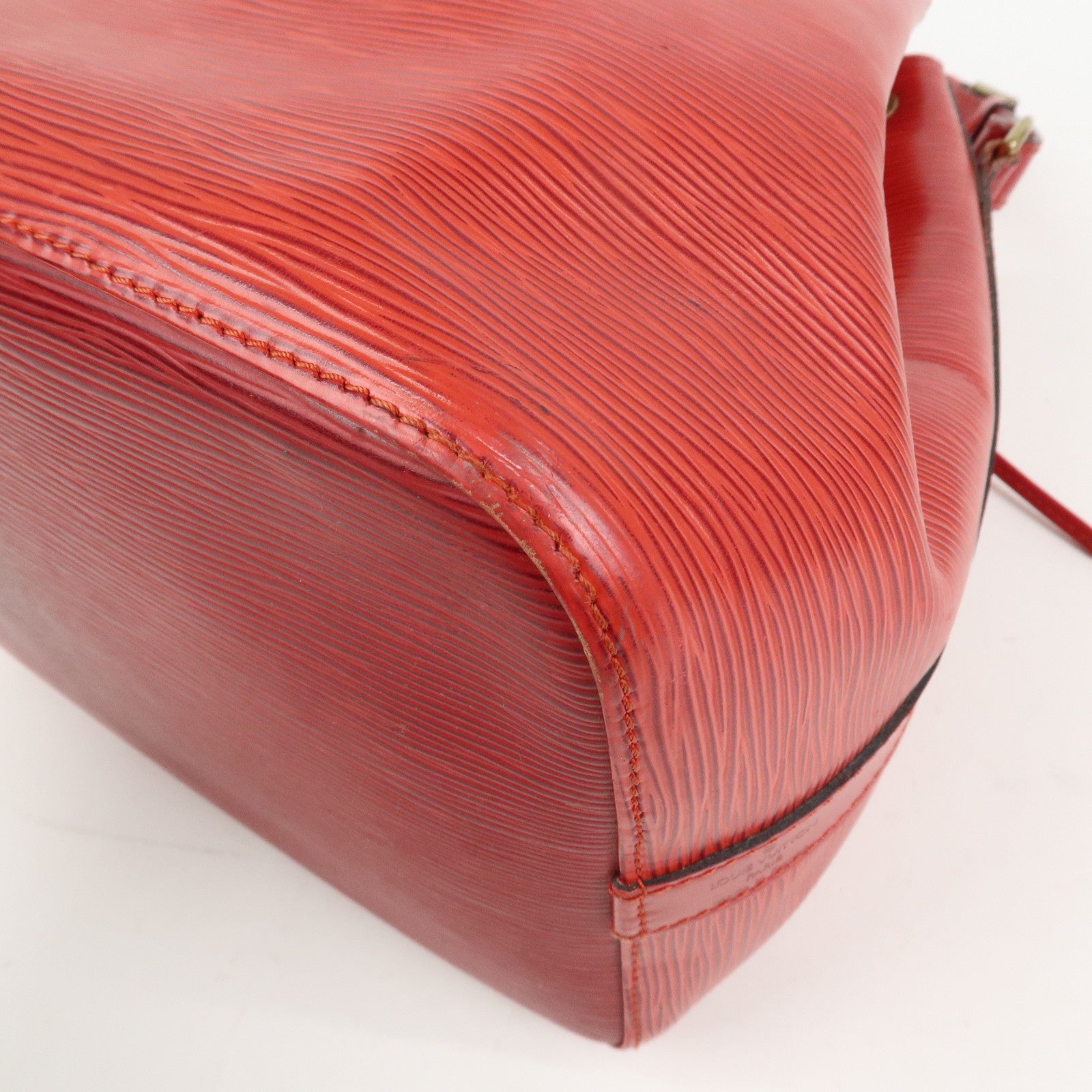 Louis Vuitton Epi Petit Noe Shoulder Bag Castilian Red M44107