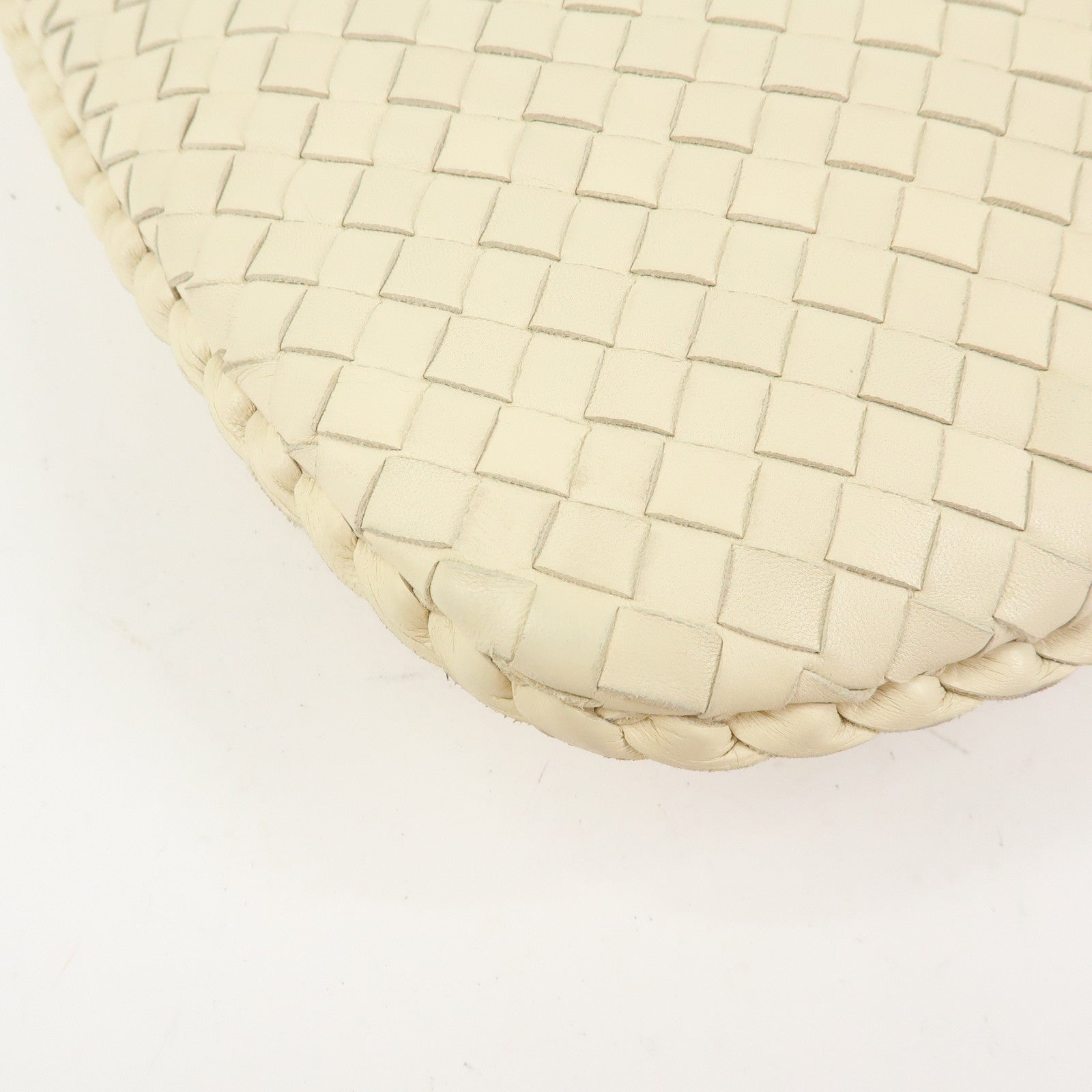 BOTTEGA VENETA Intrecciato Leather Hand Bag Ivory White