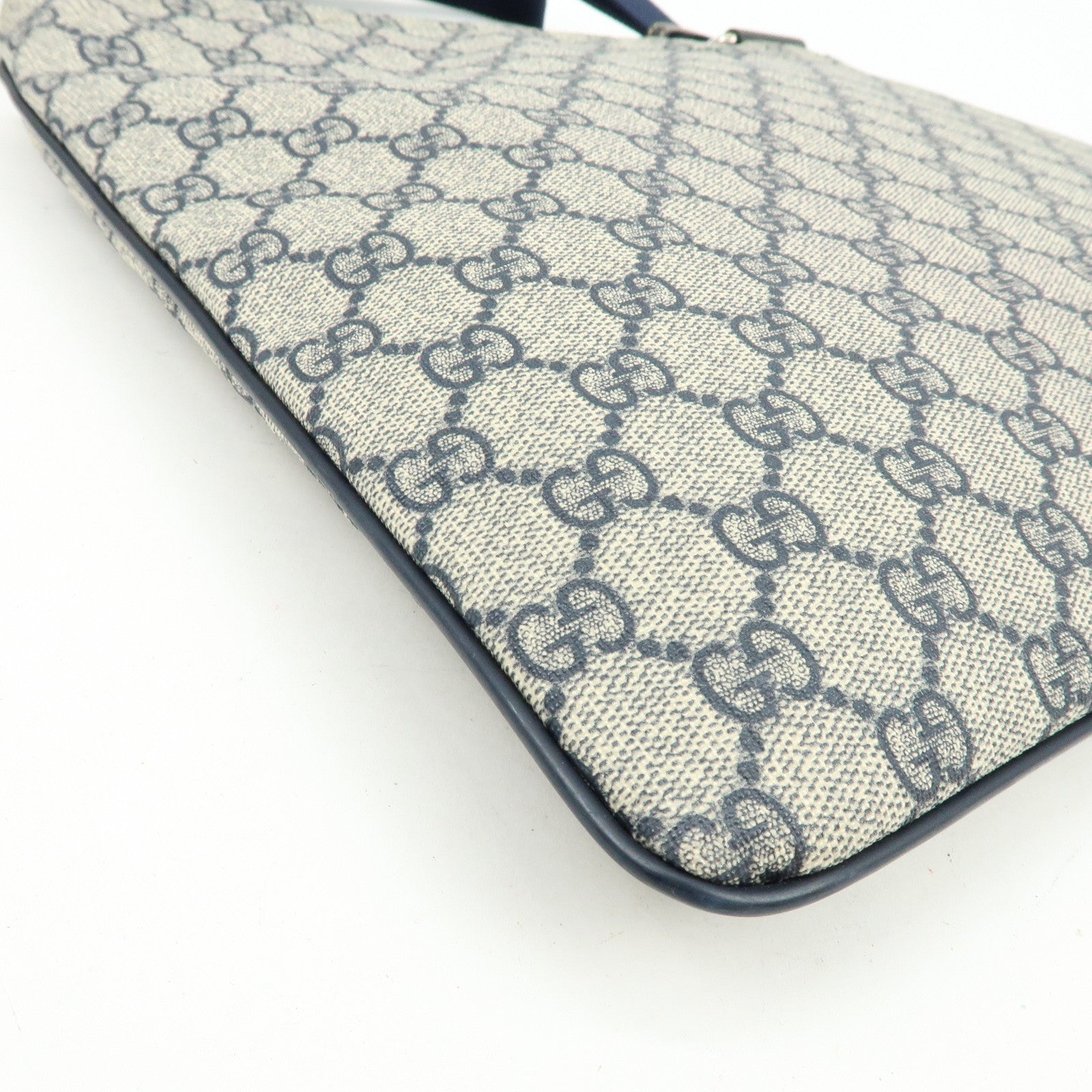 GUCCI GG Supreme Shoulder Bag Crossbody Bag Gray Navy Beige 201446