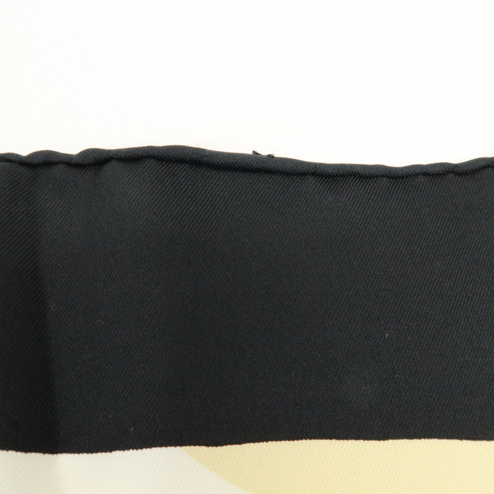 HERMES Carre 90 Silk 100% CHIFFRES ET MONOGRAMMES ANNEE Scarf Black