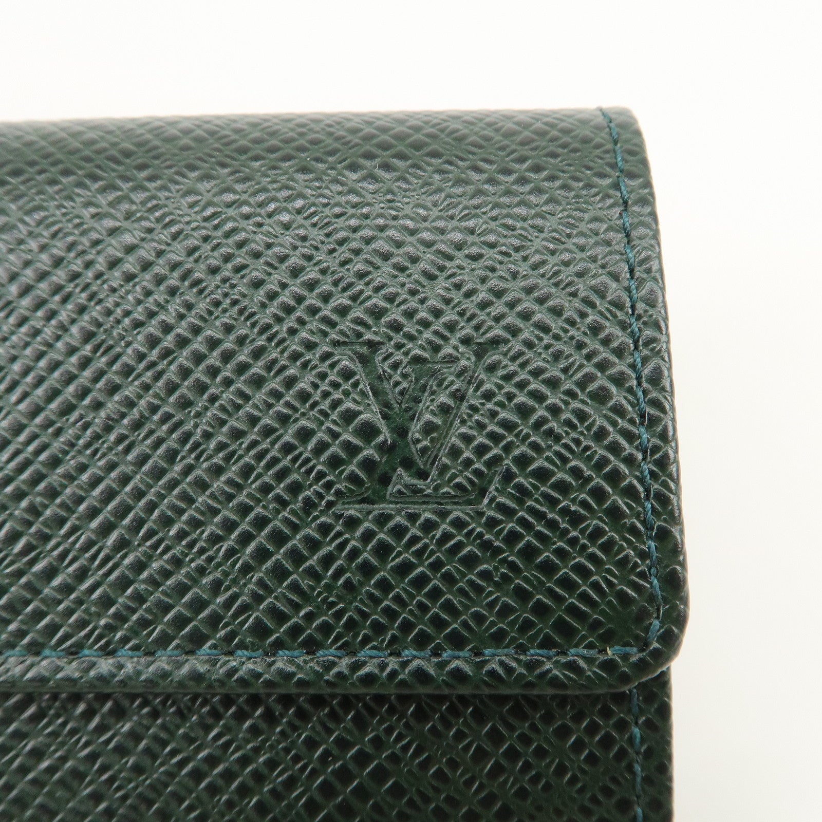 Louis Vuitton Taiga Leather Multicles 6 Key Case Epicea M30534