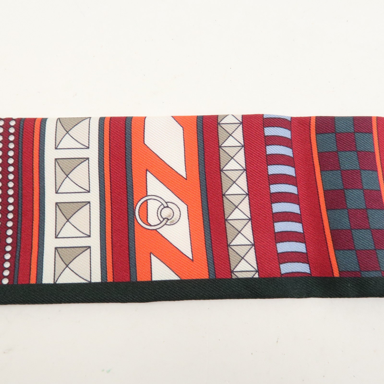 HERMES Twilly Silk 100% Scarf COLLIERS DE CHIENS REMIX Green Red