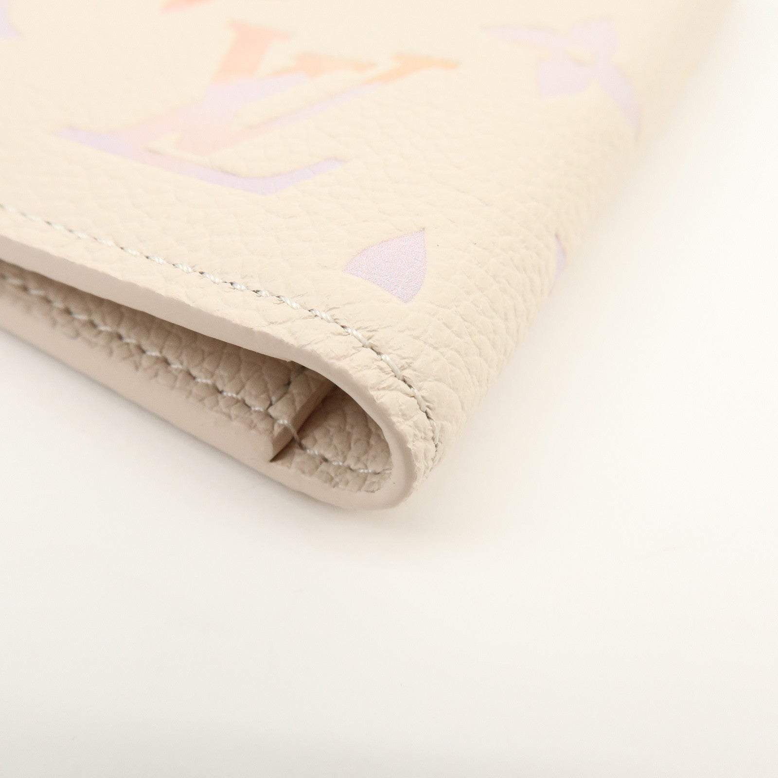 Louis Vuitton Monogram Empreinte Couverture de Passeport NM M25917