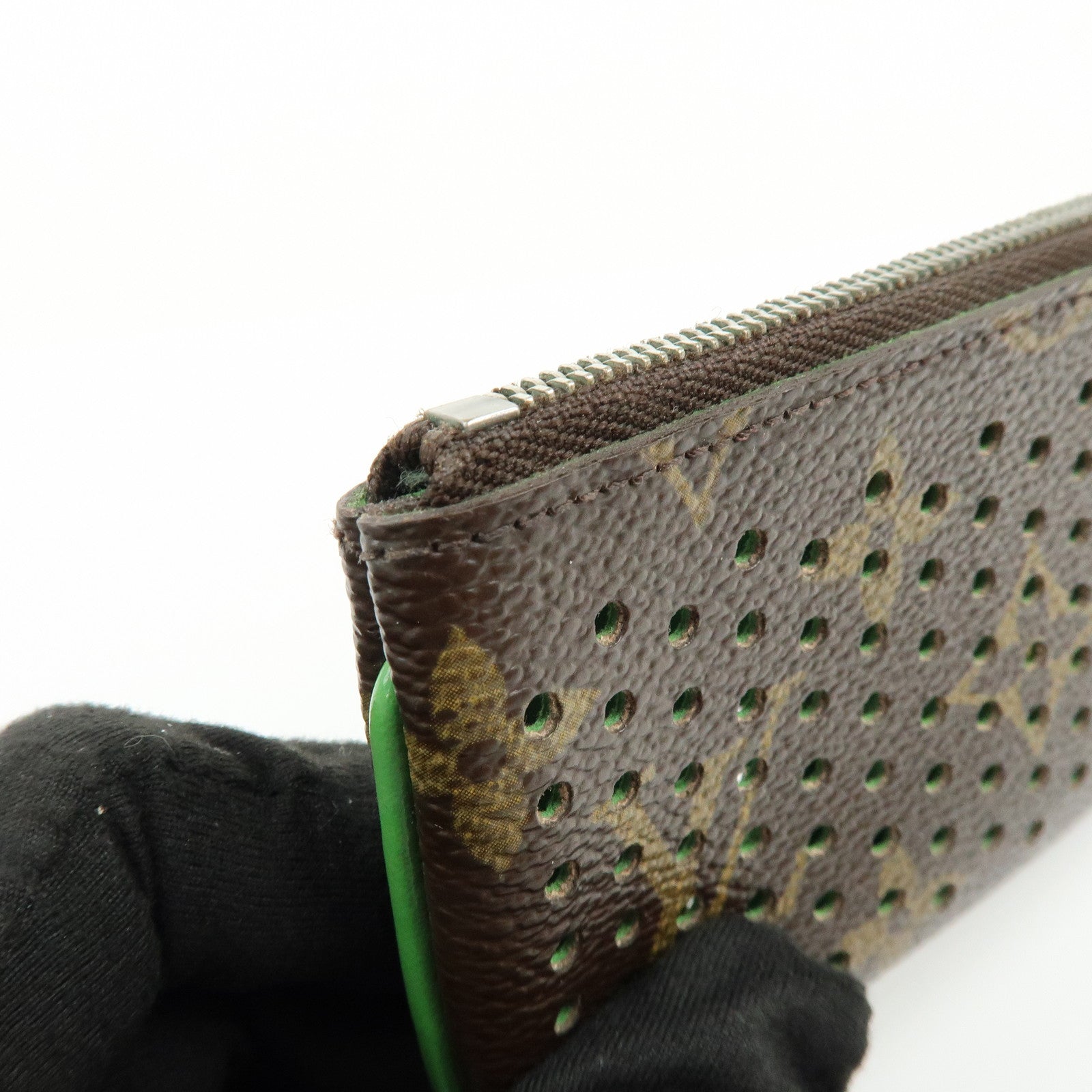 Louis Vuitton Monogram Perfo Pochette Cles Key Case Vert M95186