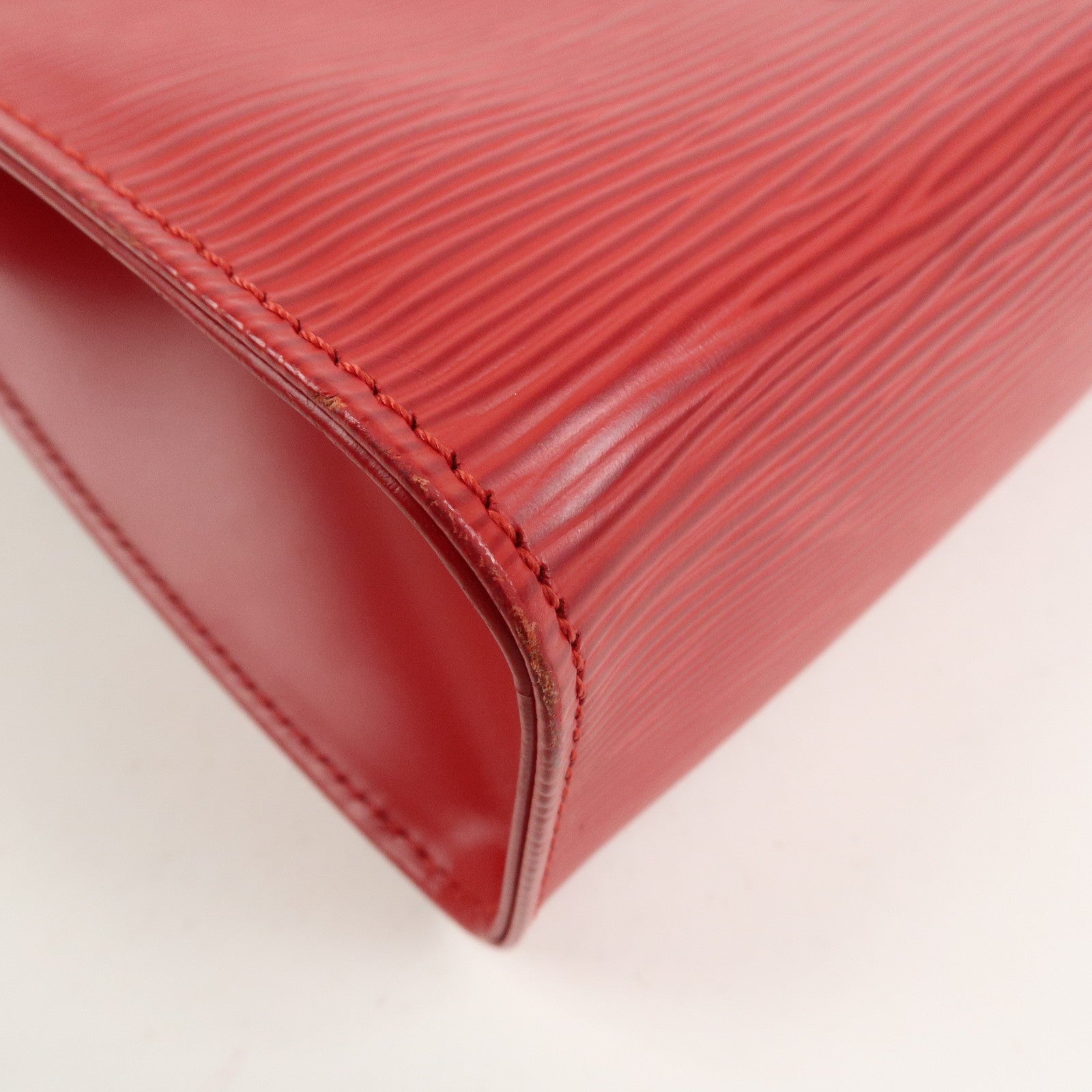 Louis Vuitton Epi Leather Dinar Shoulder Bag Rouge M5202E