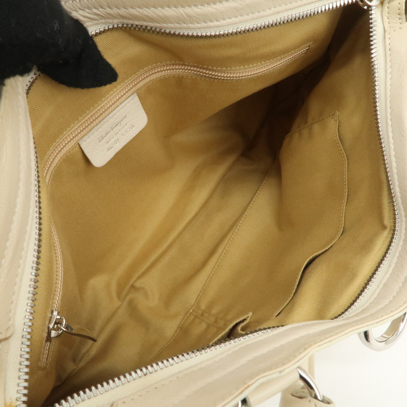 Ferragamo Gancini Leather Shoulder Bag Hand Bag Ivory Silver Hardware Used