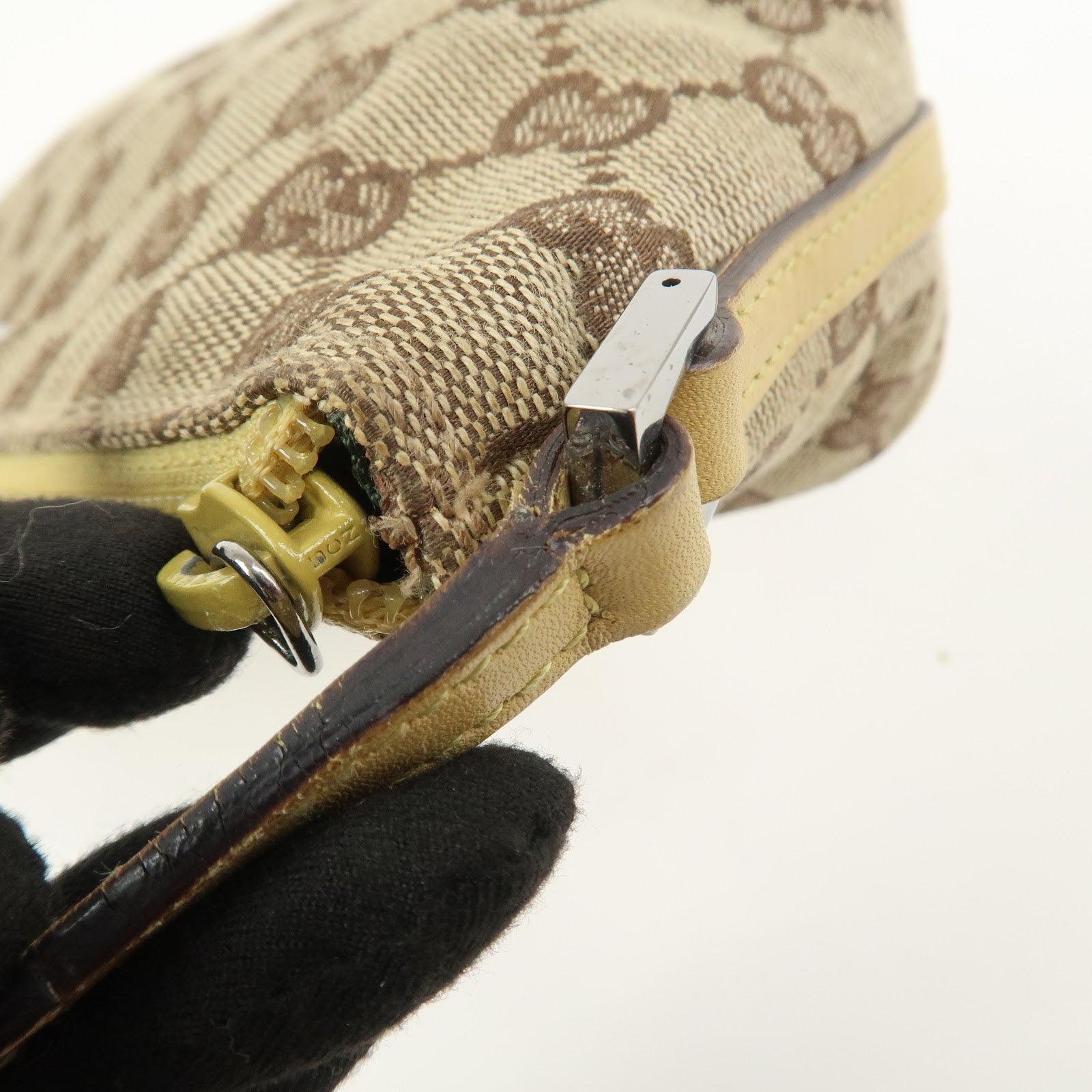 GUCCI Boat Bag GG Canvas Leather Accessory Pouch Hand Bag 07198