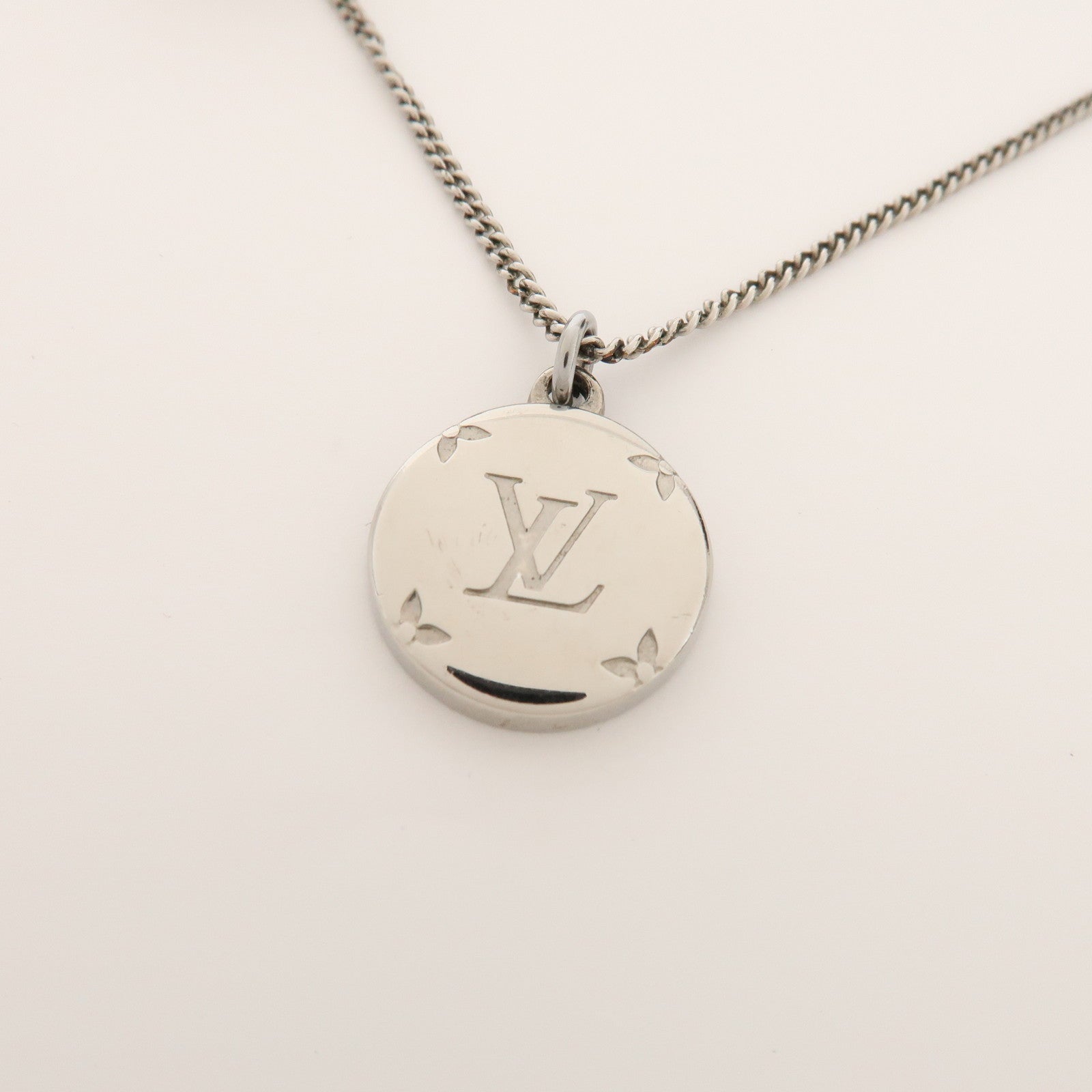 Louis Vuitton Monogram Ring Necklace Silver M62485
