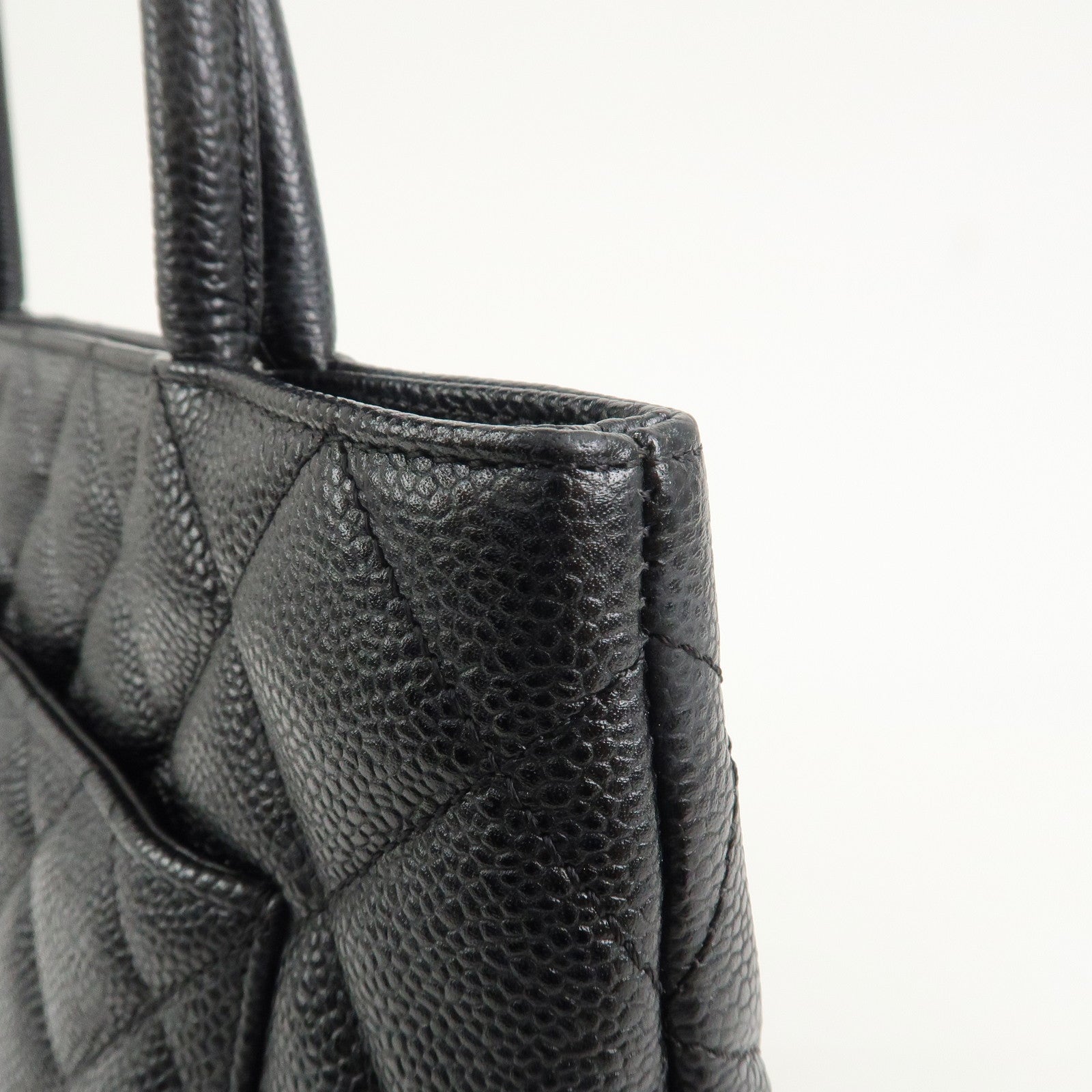 CHANEL Matelasse Caviarskin Medallion Tote Bag Hand Bag A01804