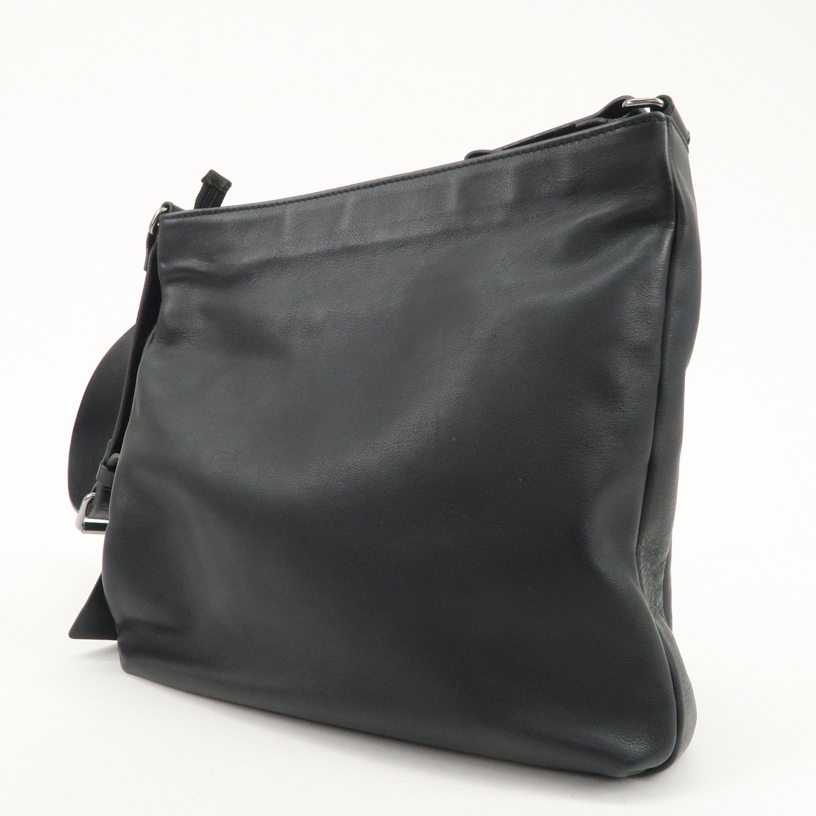 Ferragamo Gancini Leather Shoulder Bag Crossbody Bag Black