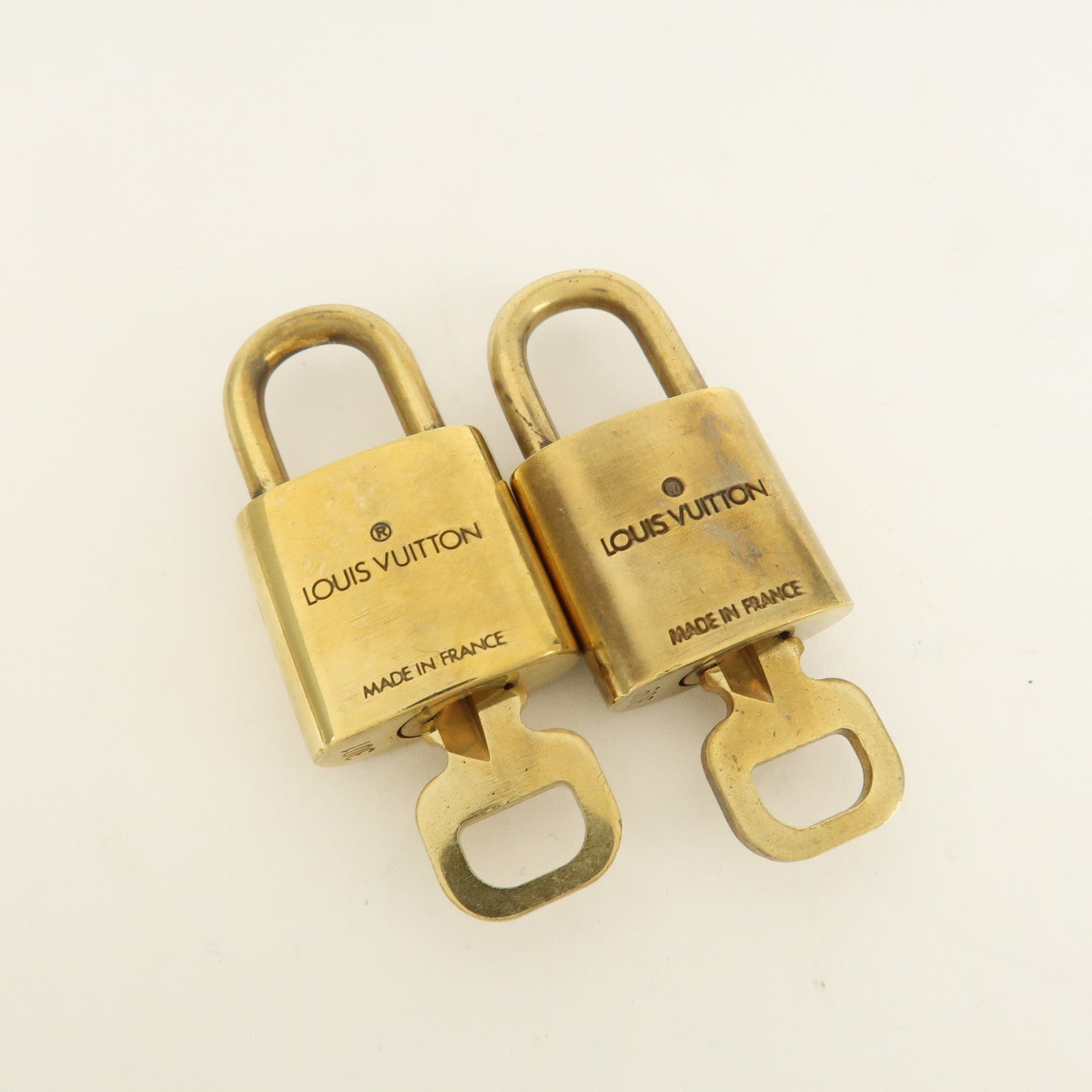 Louis Vuitton Set of 10 Lock & Key Cadena Key Lock Metal Gold Used