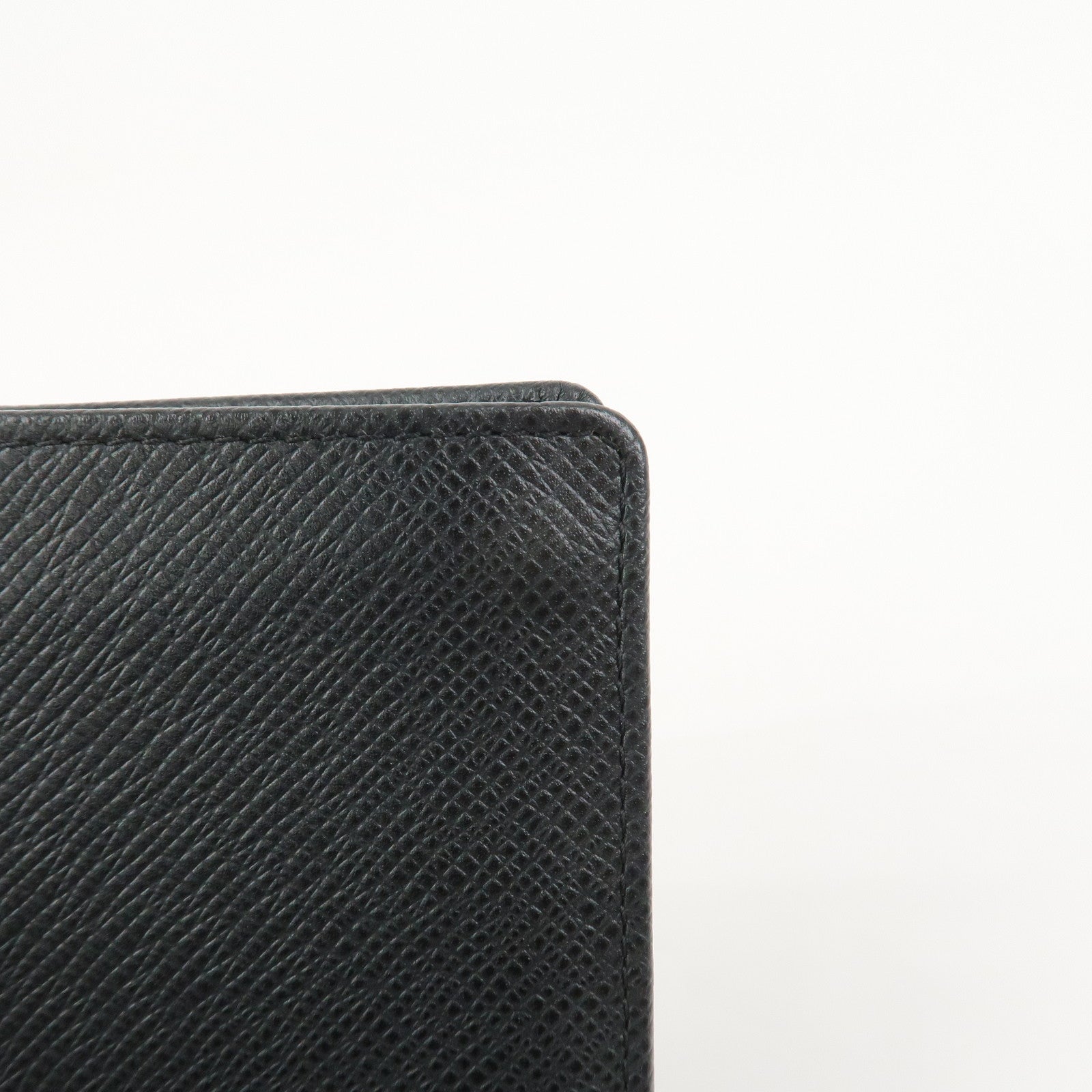 Louis Vuitton Taiga Portefeuille Brazza Bi-fold Long Wallet M30501