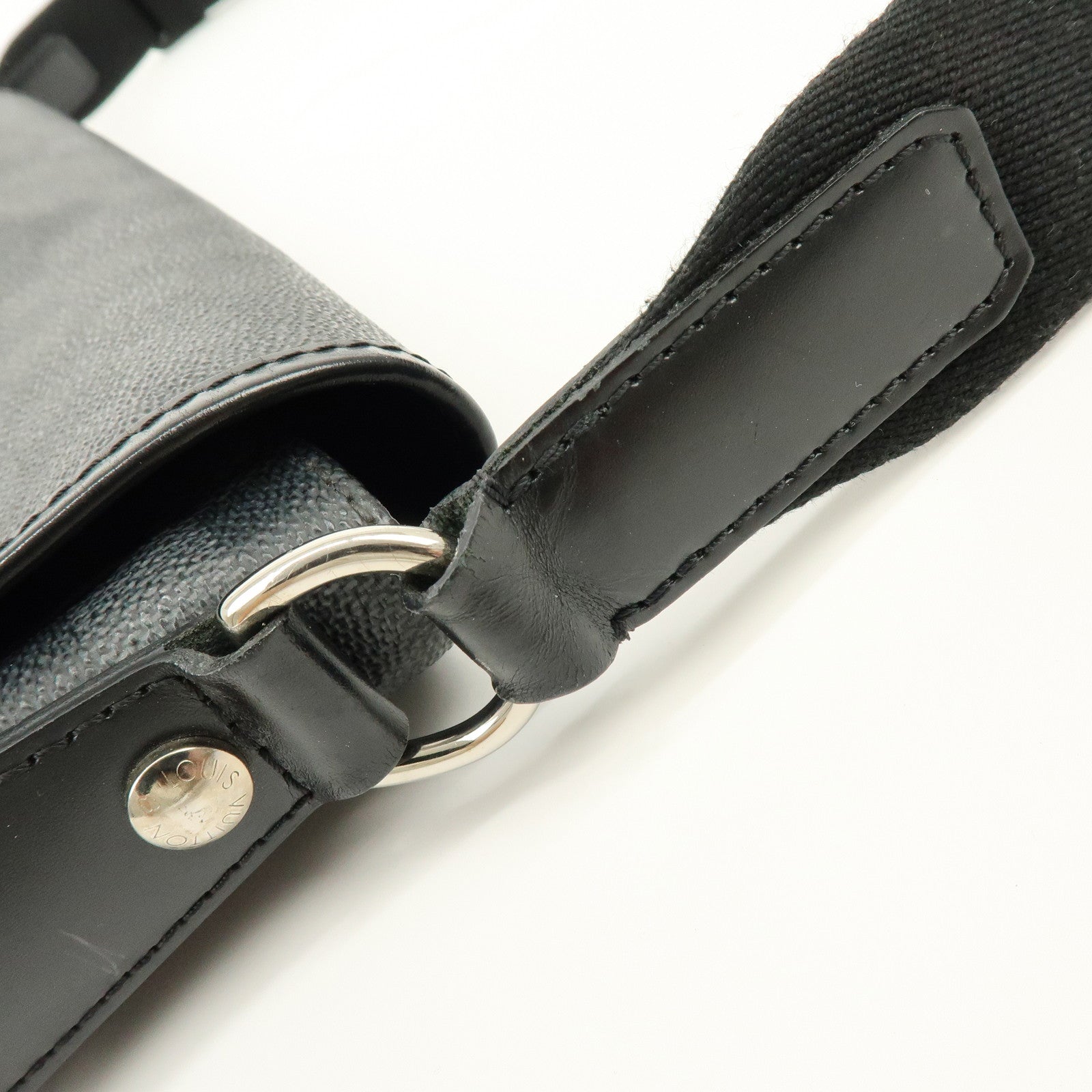 Louis Vuitton Damier Graphite Daniel MM Shoulder Bag N58029