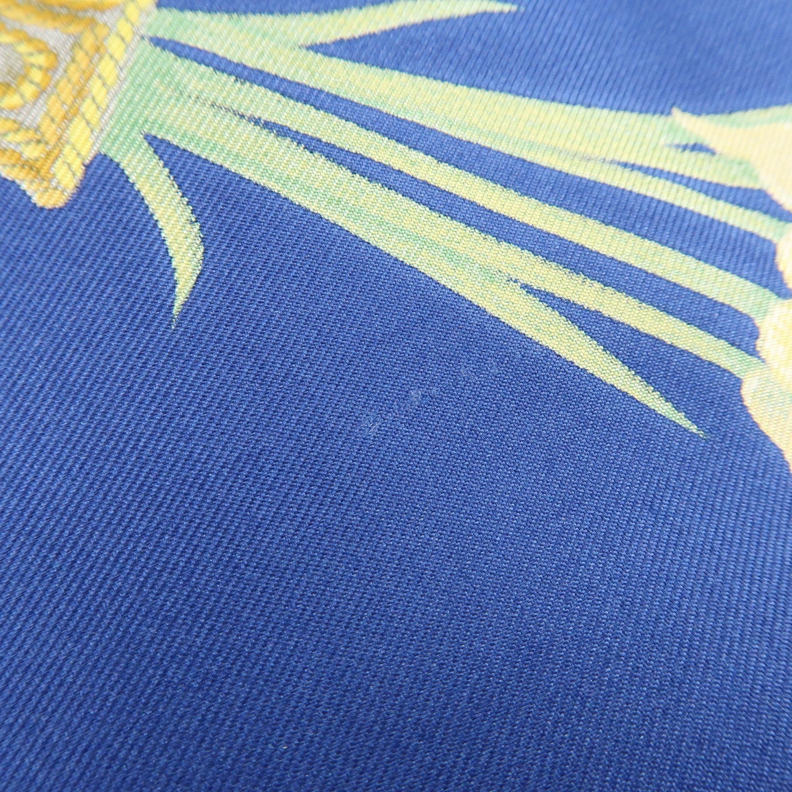 HERMES Carre 90 Silk 100% Scarf ARABESQUES Arabic Print Navy Red